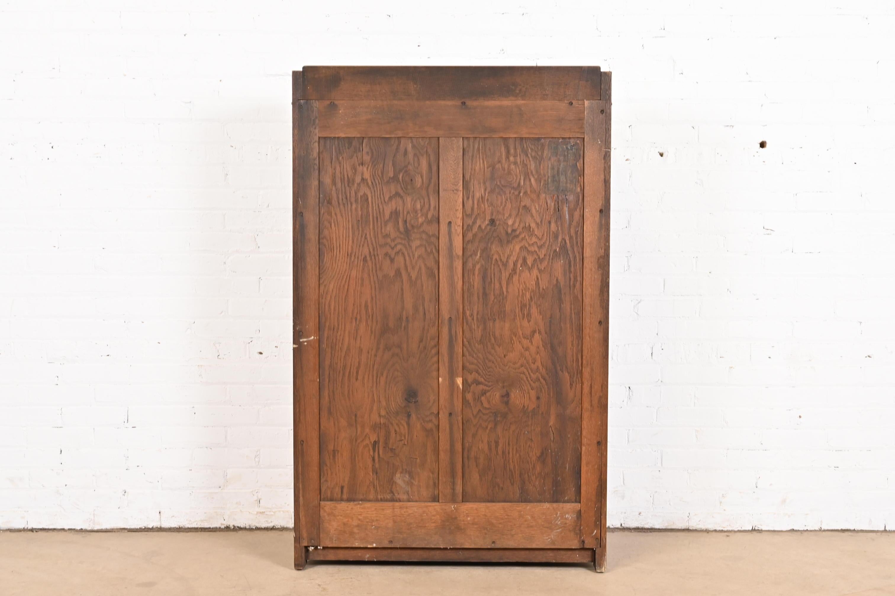 Gustav Stickley Antique Mission Oak Arts and Crafts Bookcase Cabinet, Circa 1900 For Sale 4
