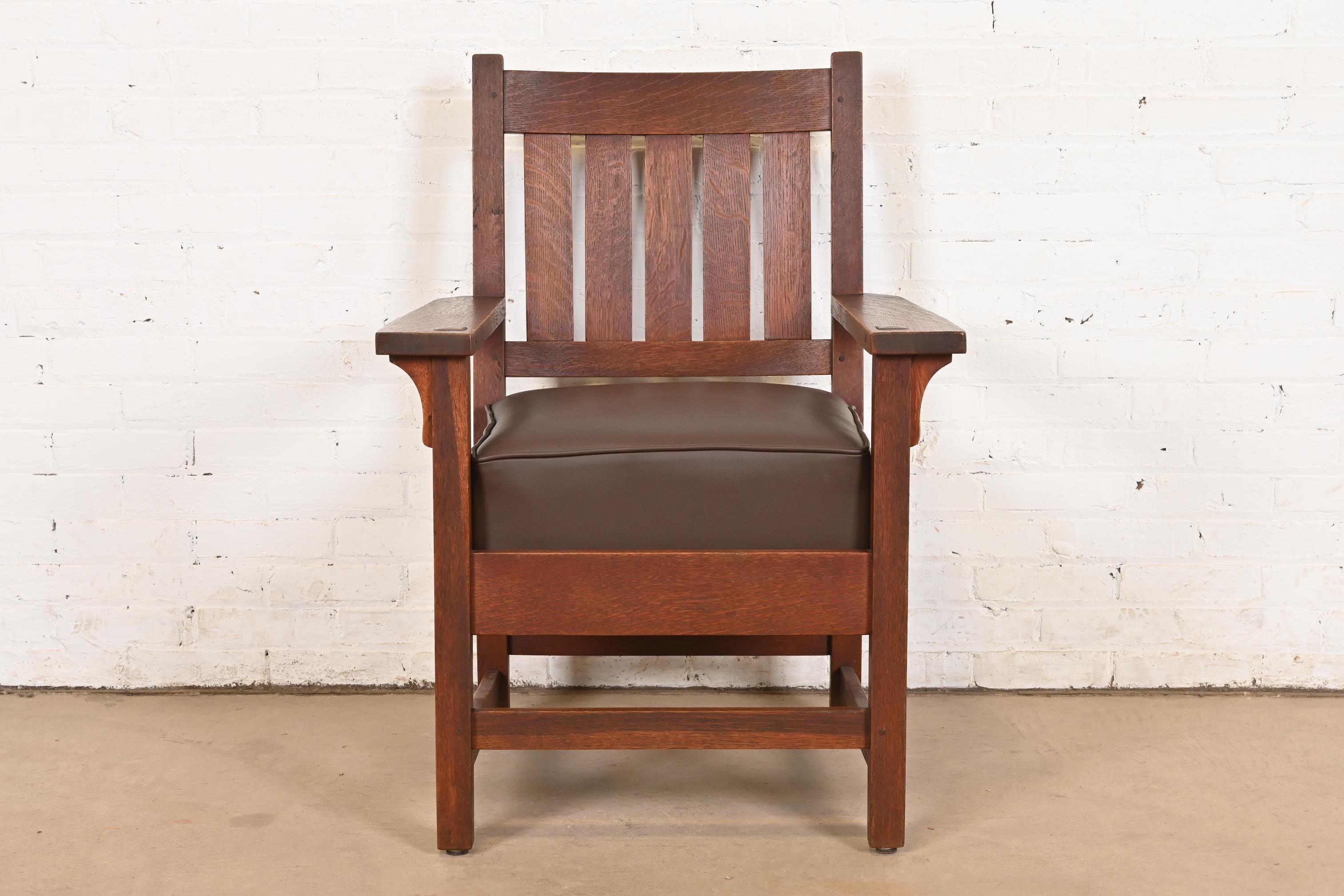 Arts and Crafts Gustav Stickley Antique Mission Oak Arts & Crafts Arm Chair en vente