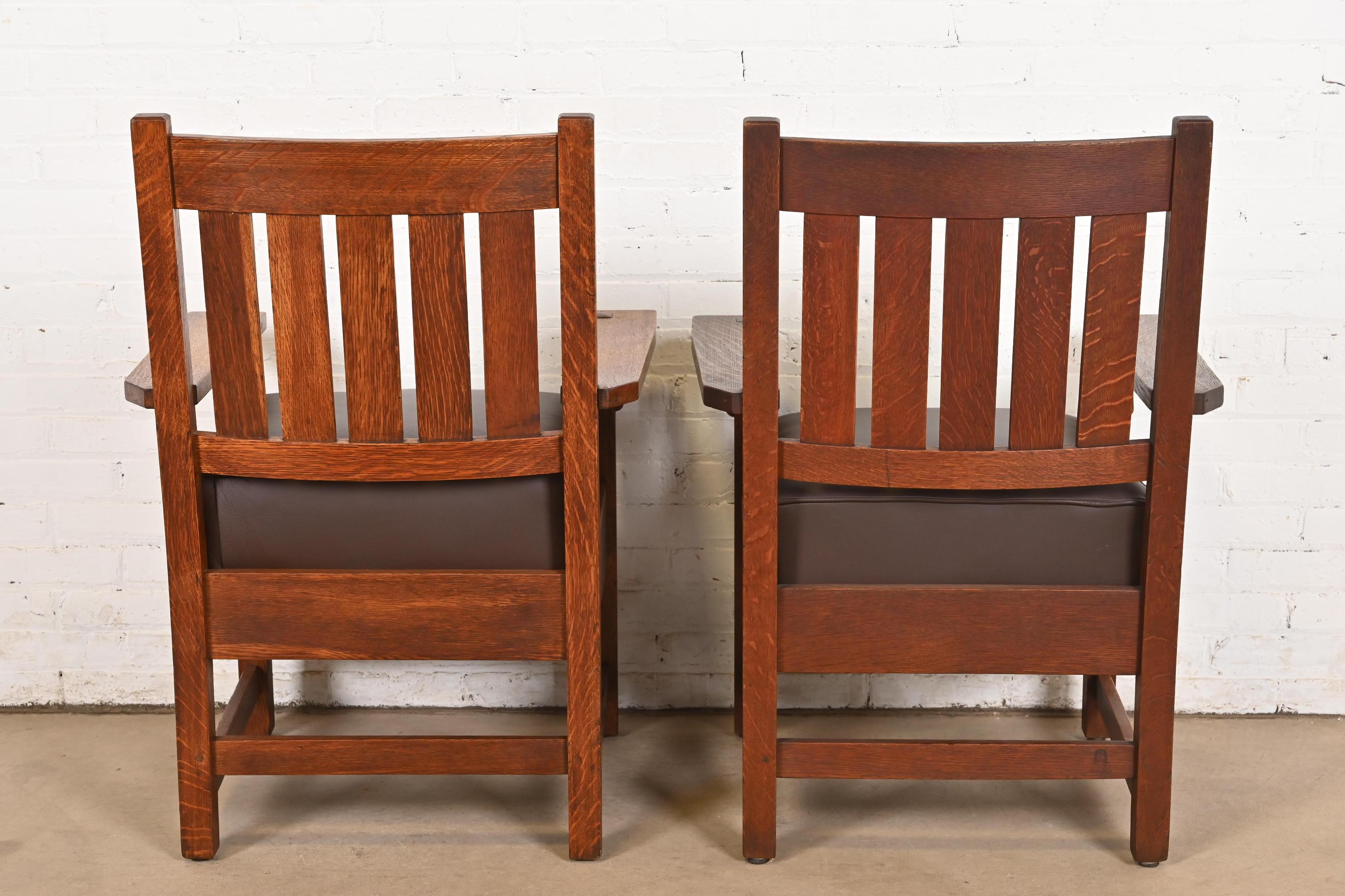 Gustav Stickley Antique Mission Oak Arts & Crafts Arm Chairs, Pair en vente 3