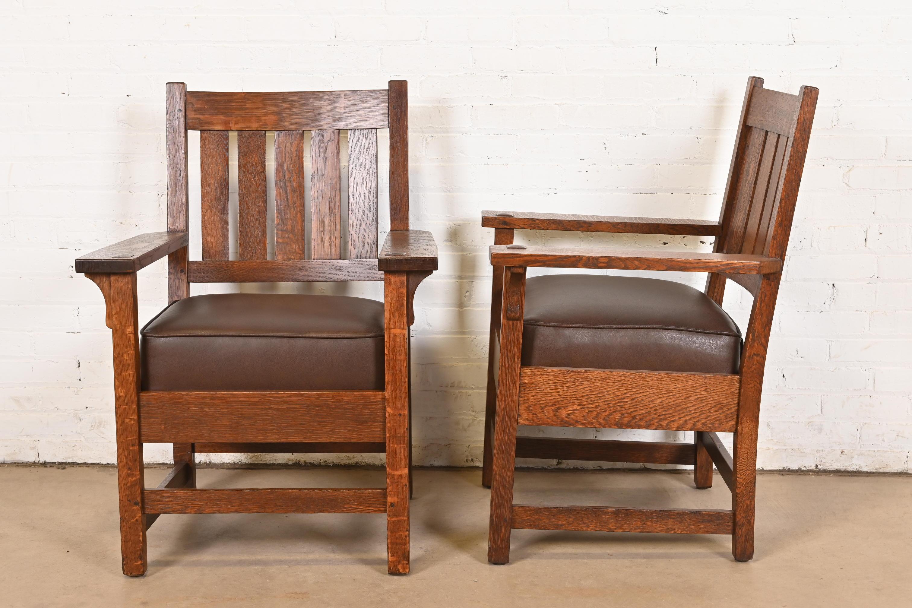 Gustav Stickley Antique Mission Oak Arts & Crafts Arm Chairs, Pair en vente 2