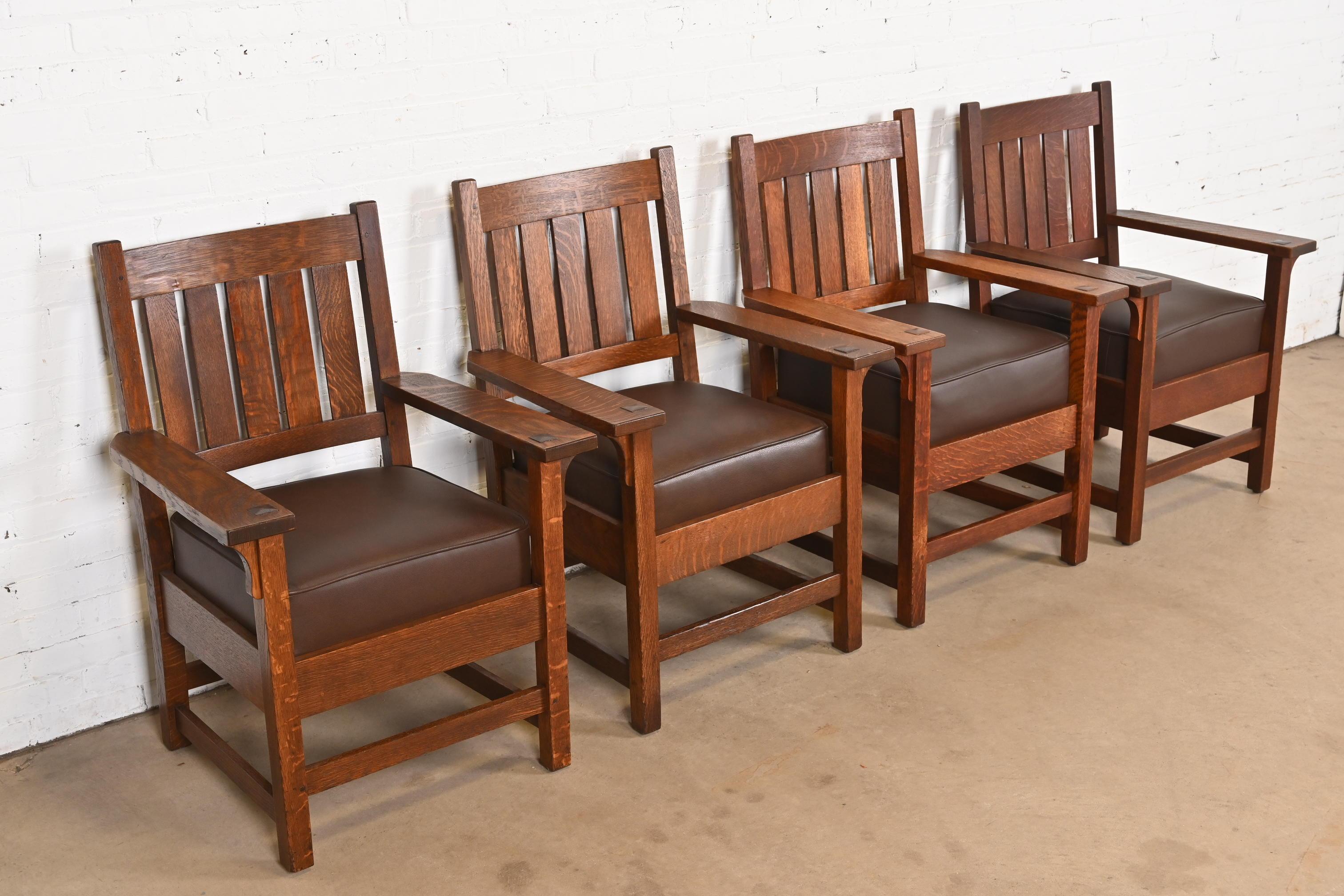 Gustav Stickley - Poltrone Mission Arts & Crafts in quercia, set di quattro sedie In condizioni buone in vendita a South Bend, IN