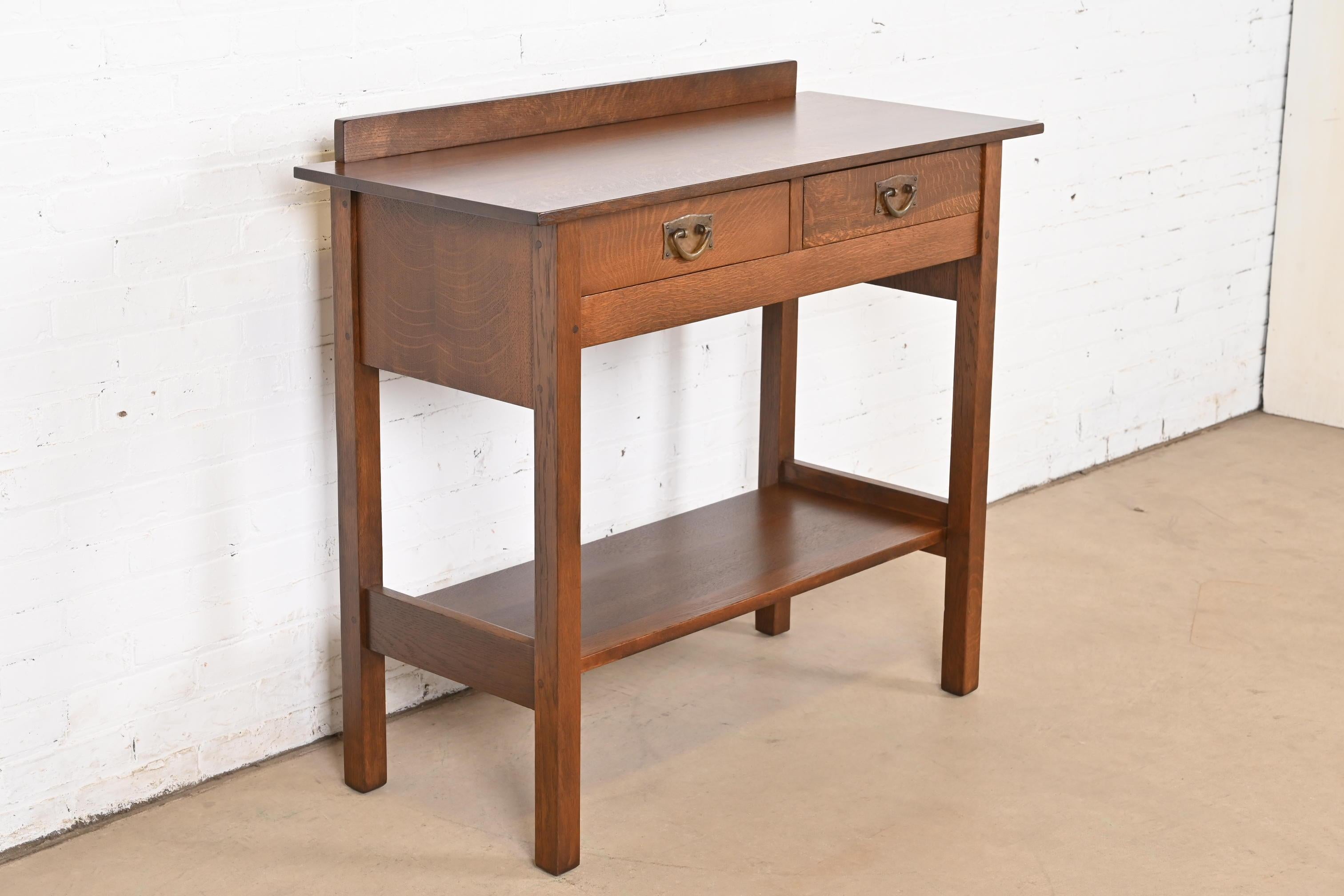 Gustav Stickley - Server da buffet in quercia Mission Arts & Crafts, rifinito In condizioni buone in vendita a South Bend, IN