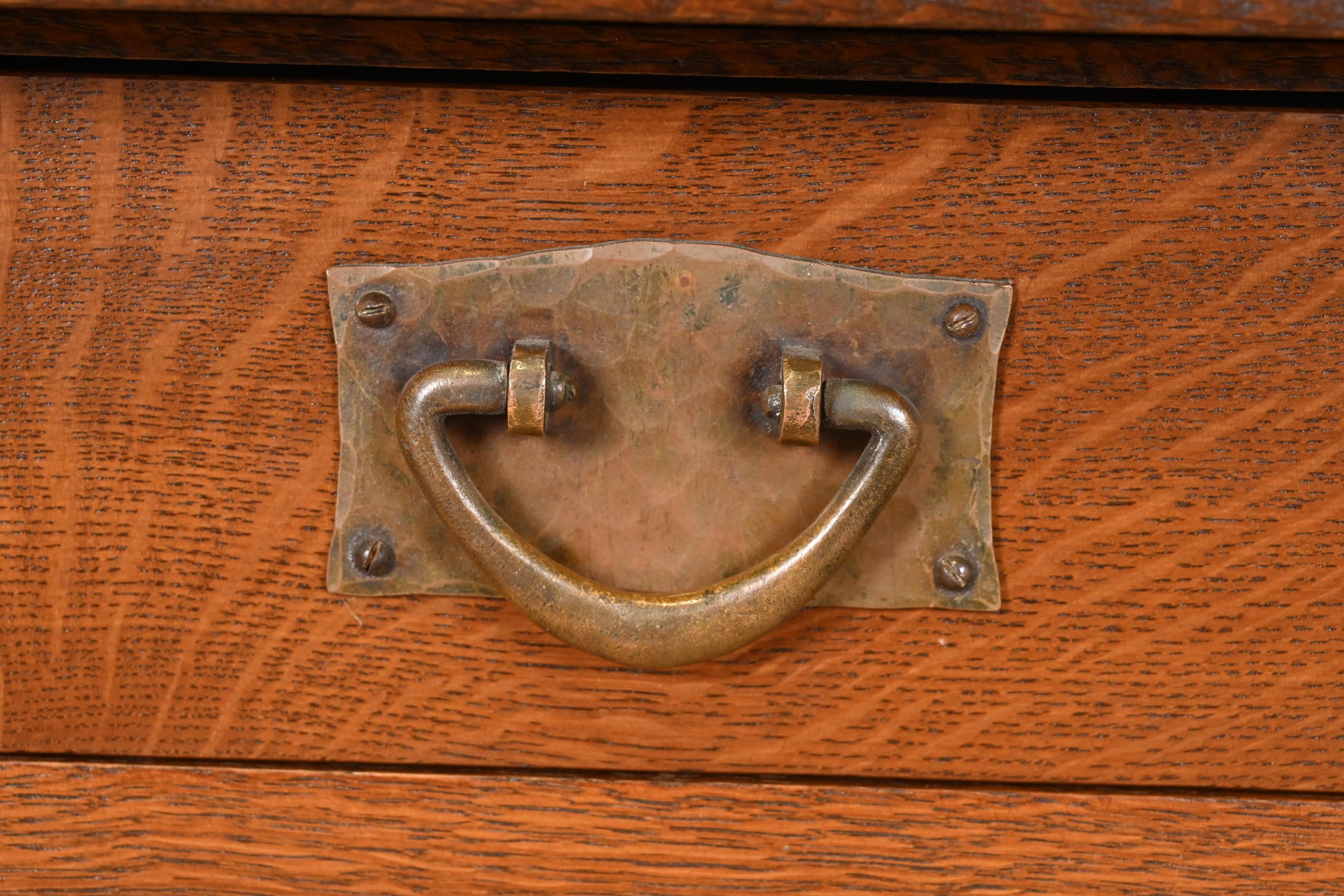 Gustav Stickley - Server da buffet in quercia Mission Arts & Crafts, rifinito in vendita 1