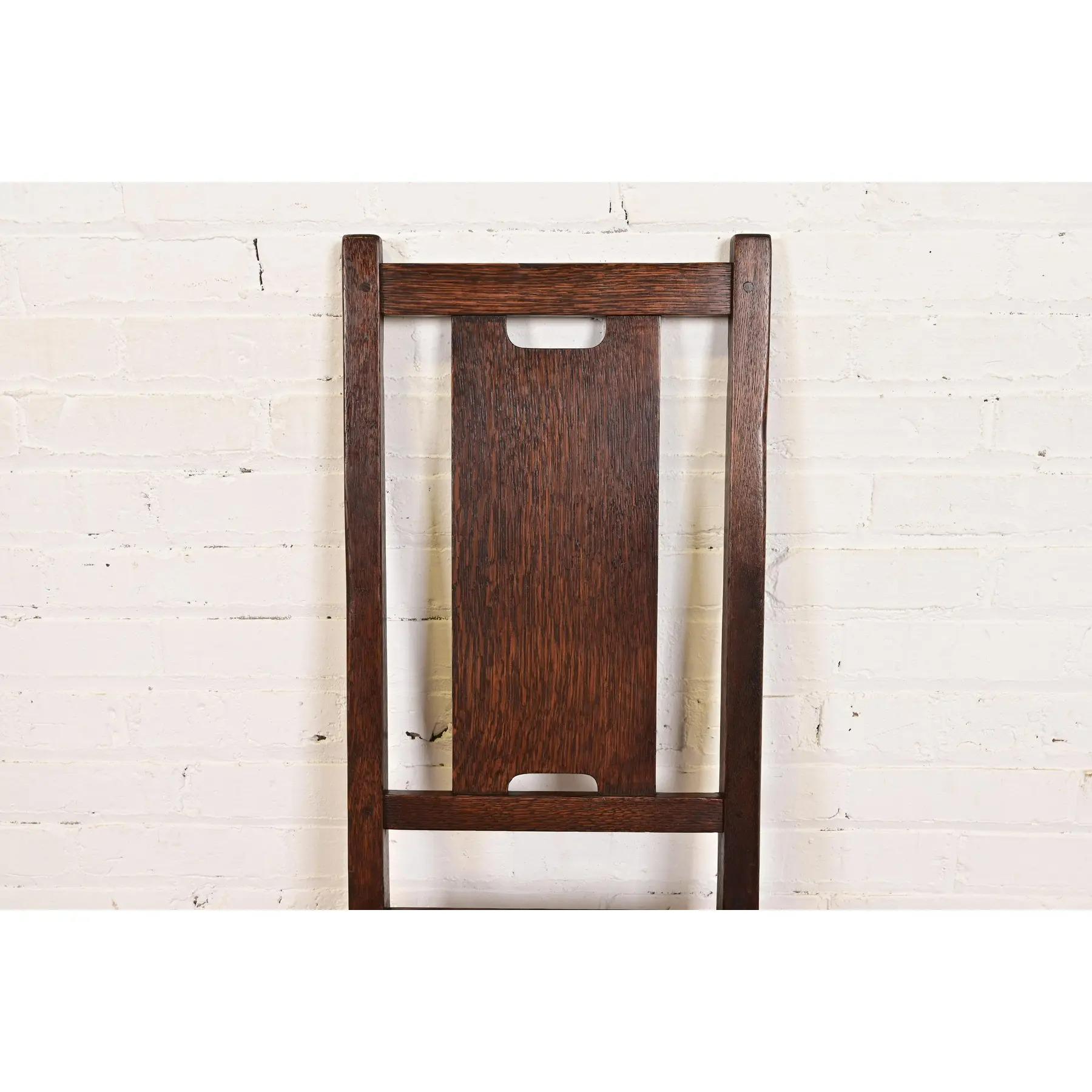 Gustav Stickley Antike Mission Oak Arts & Crafts Esszimmerstühle, neu lackiert (20. Jahrhundert) im Angebot