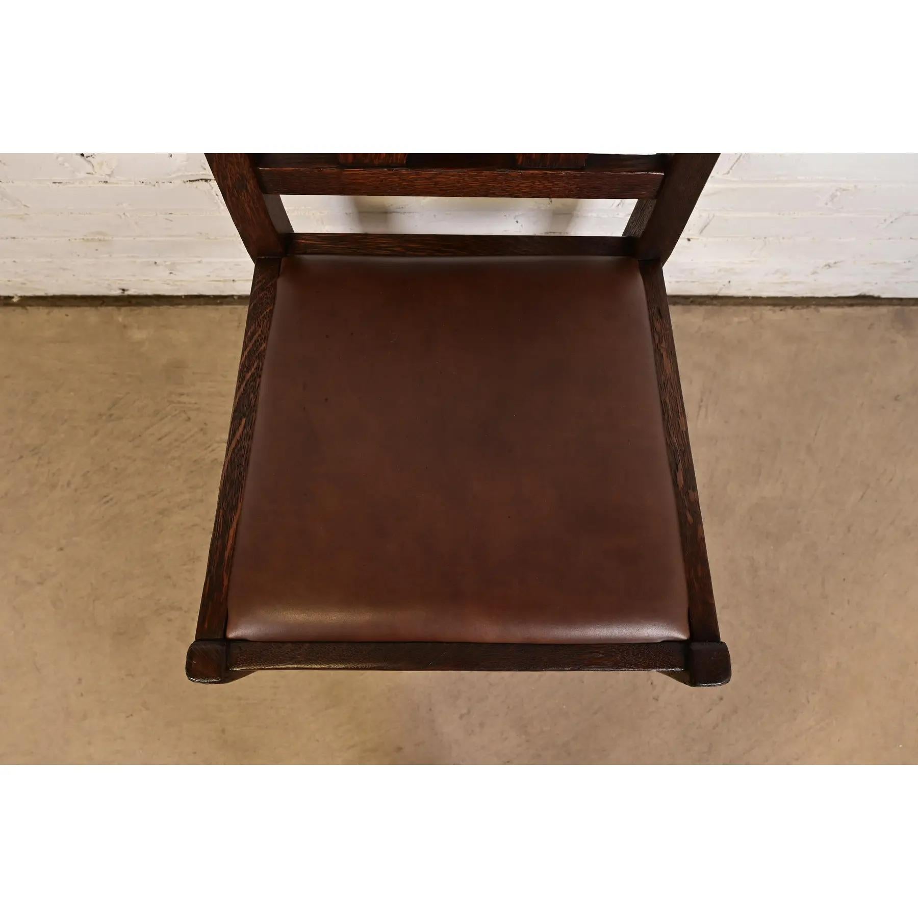 Gustav Stickley Antike Mission Oak Arts & Crafts Esszimmerstühle, neu lackiert im Angebot 1