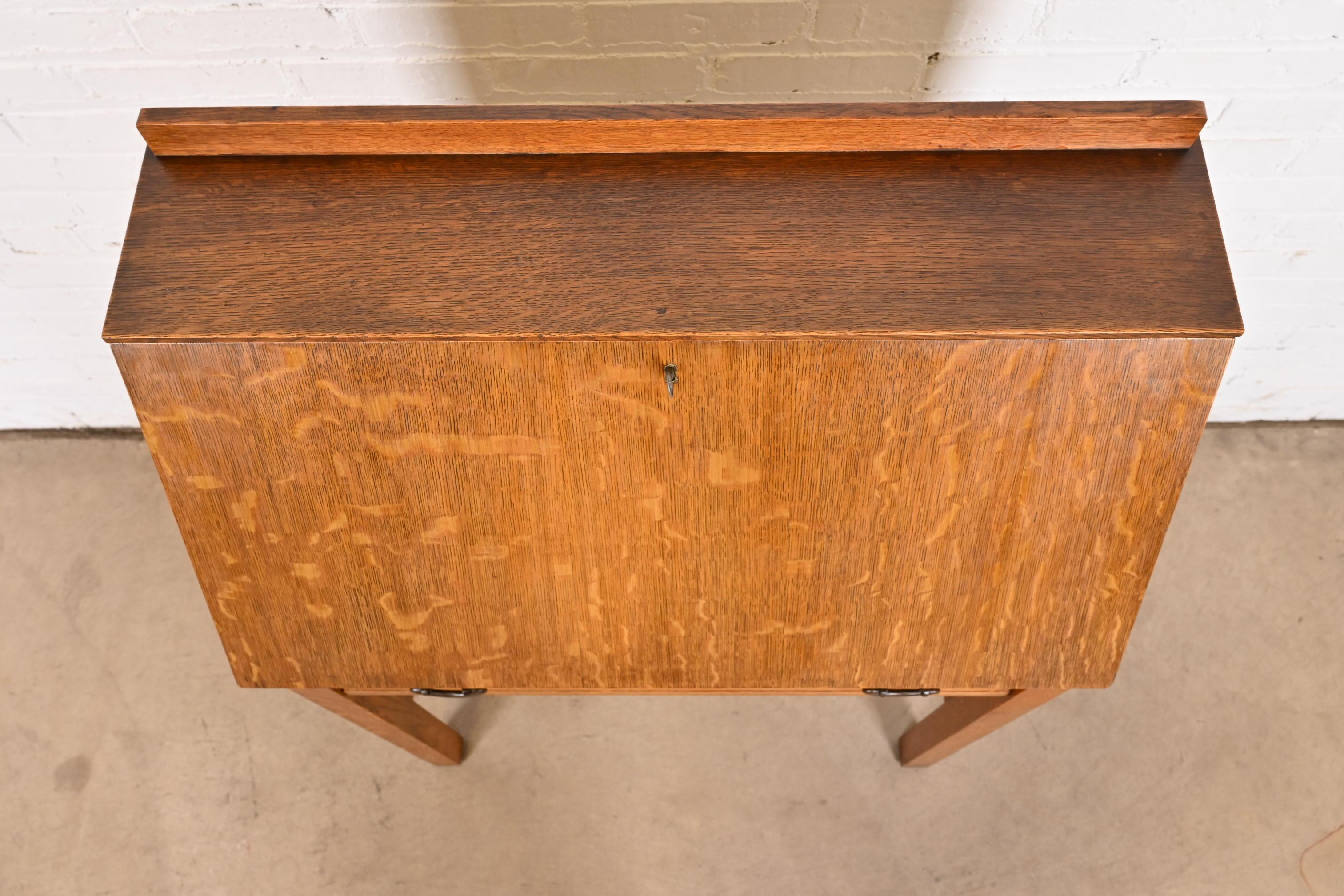 Gustav Stickley Antique Mission Arts & Crafts Escritorio con frente abatible en venta 3