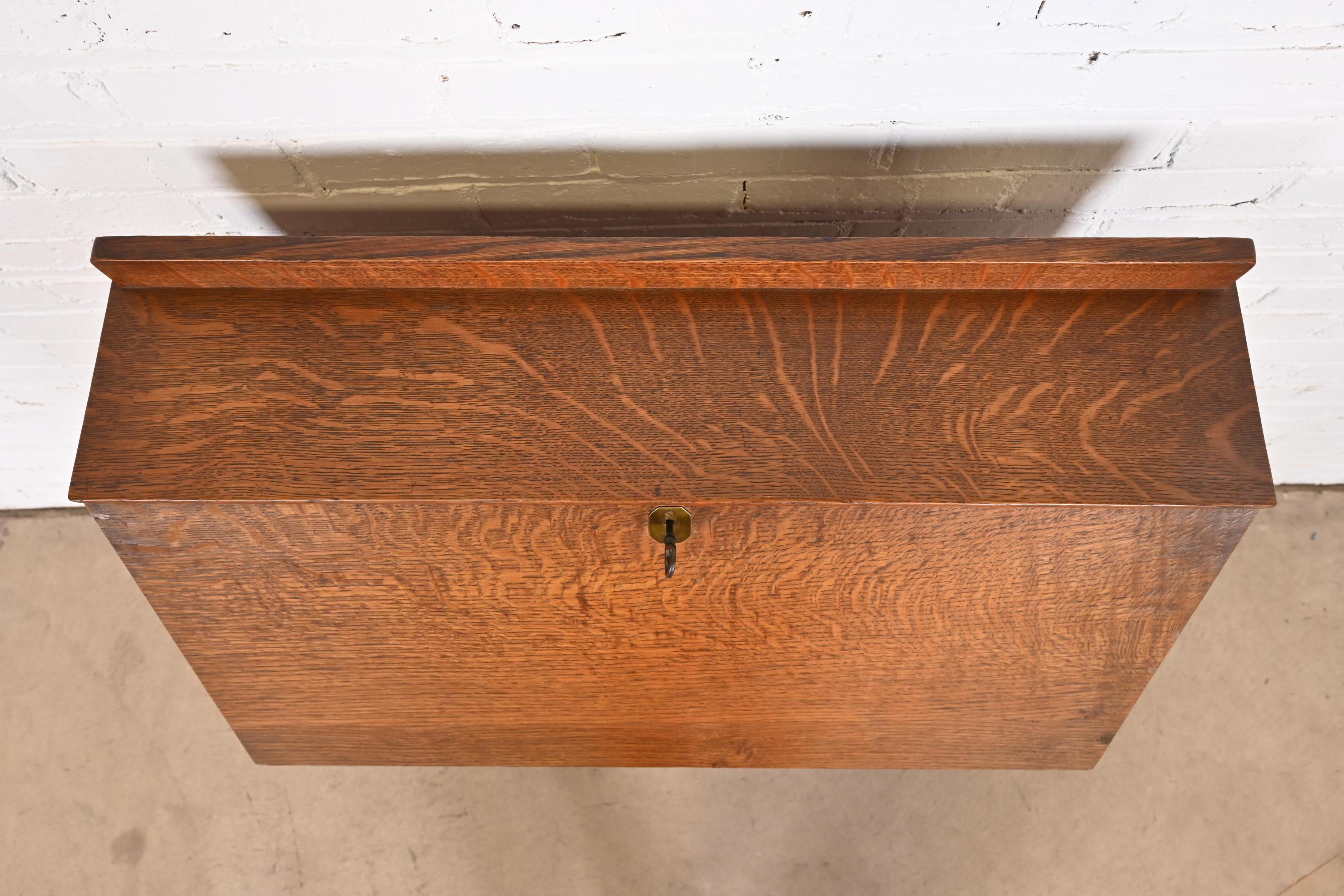 Gustav Stickley Antiker Missions-Sekretär-Schreibtisch aus Eiche im Arts and Crafts-Stil mit fallender Front im Angebot 4