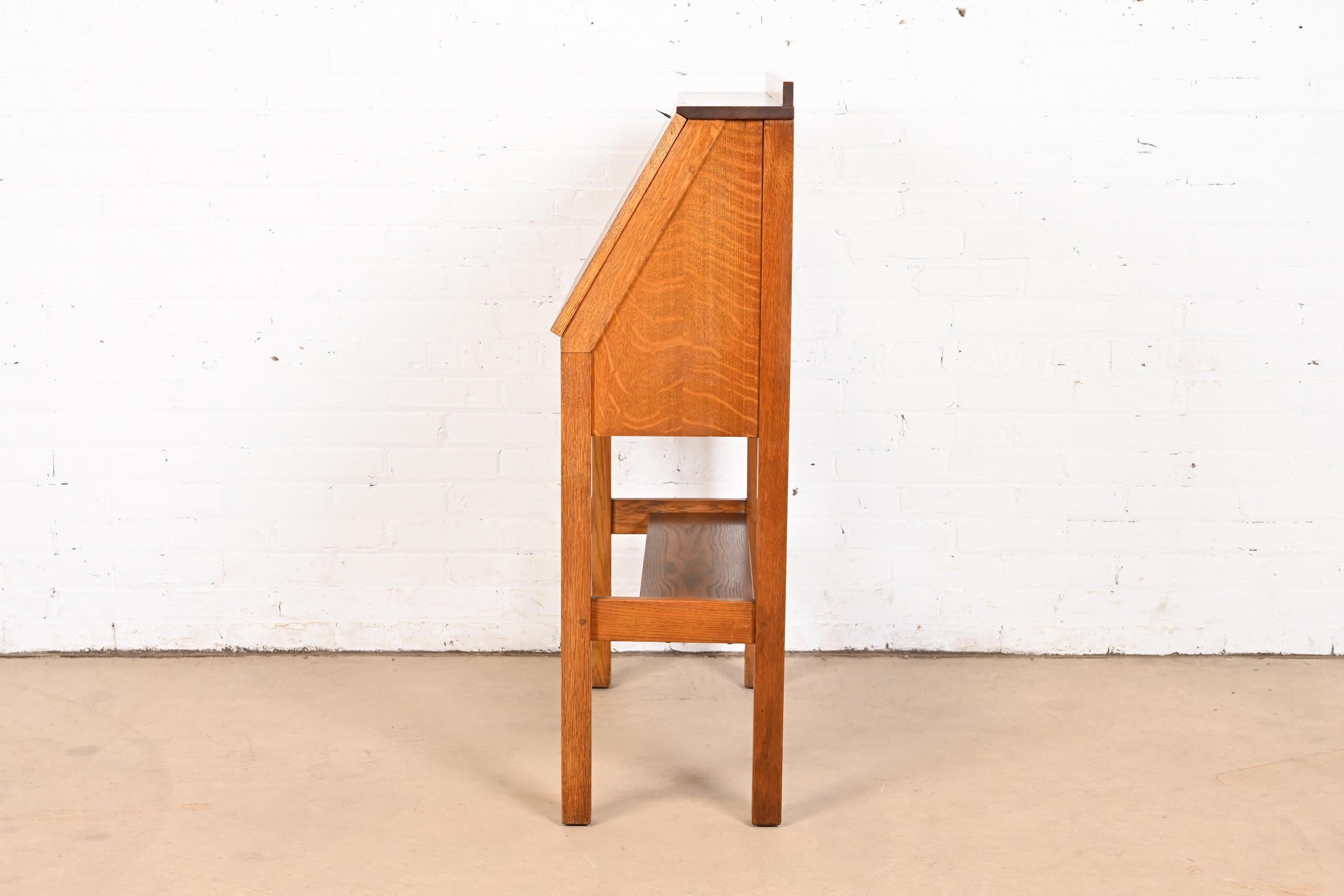 Gustav Stickley Antique Mission Arts & Crafts Escritorio con frente abatible en venta 4