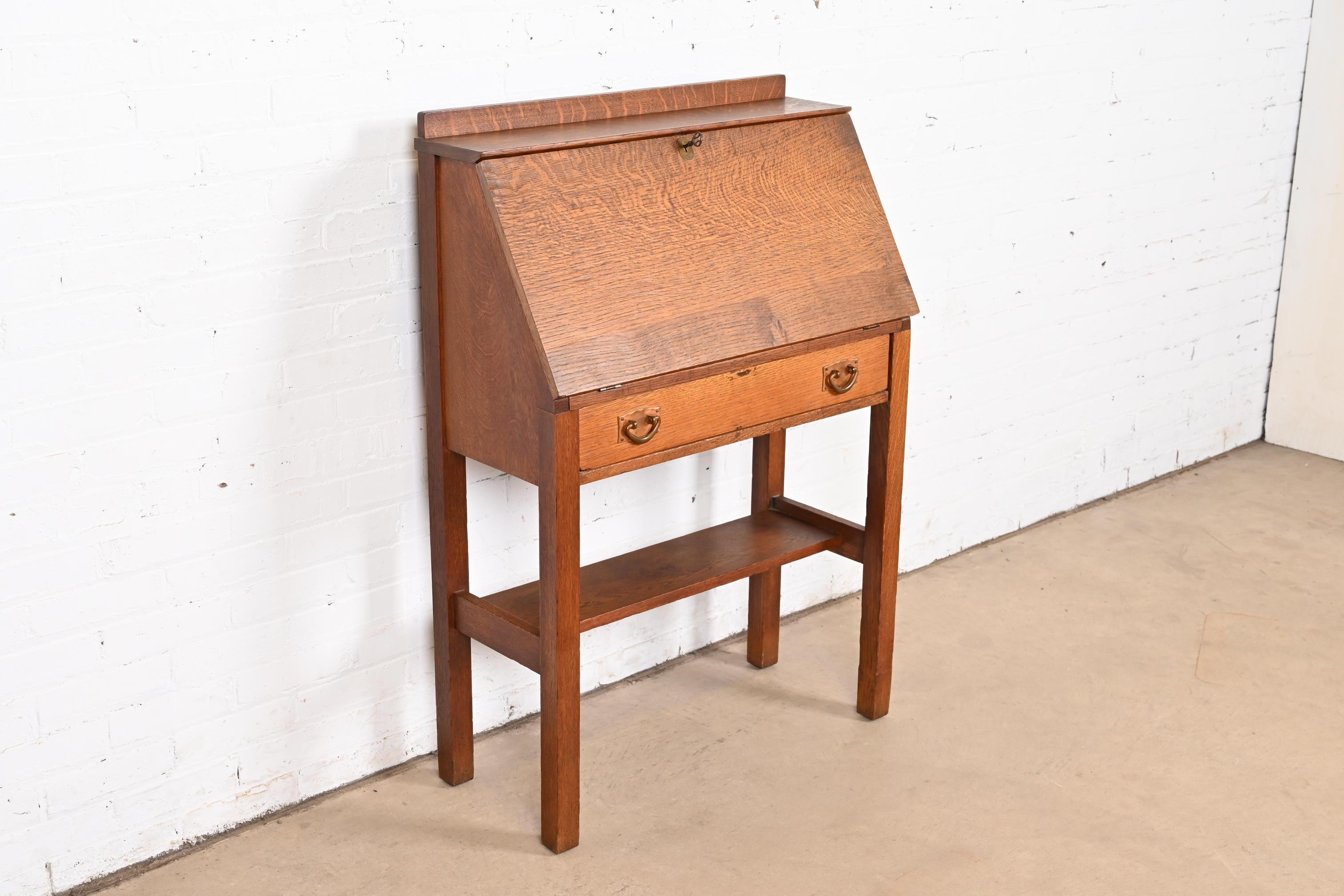 Gustav Stickley Antiker Missions-Sekretär-Schreibtisch aus Eiche im Arts and Crafts-Stil mit fallender Front (amerikanisch) im Angebot