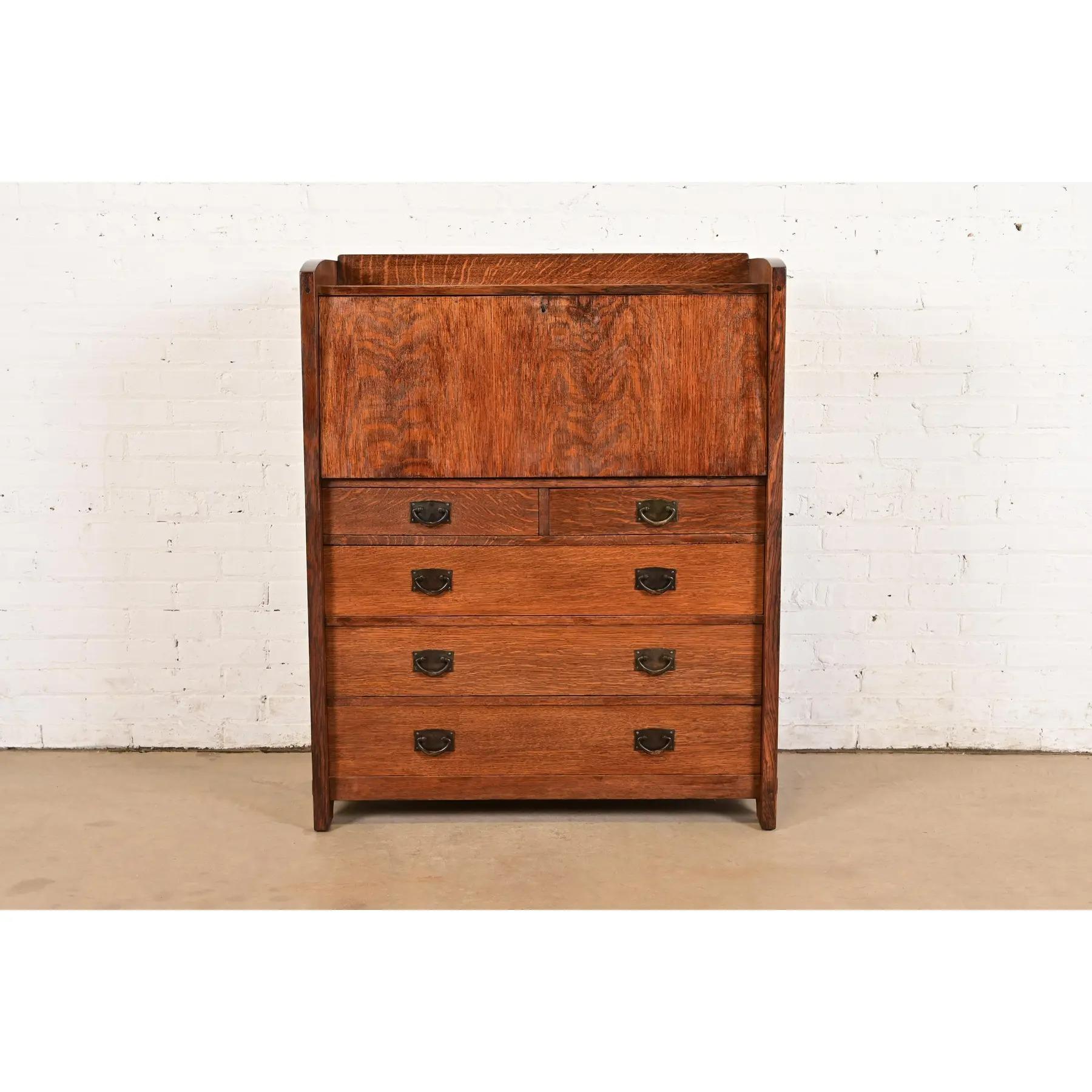 Arts and Crafts Gustav Stickley Antique Mission Oak Arts & Crafts Drop Front Secretary Desk (bureau à tiroirs) en vente