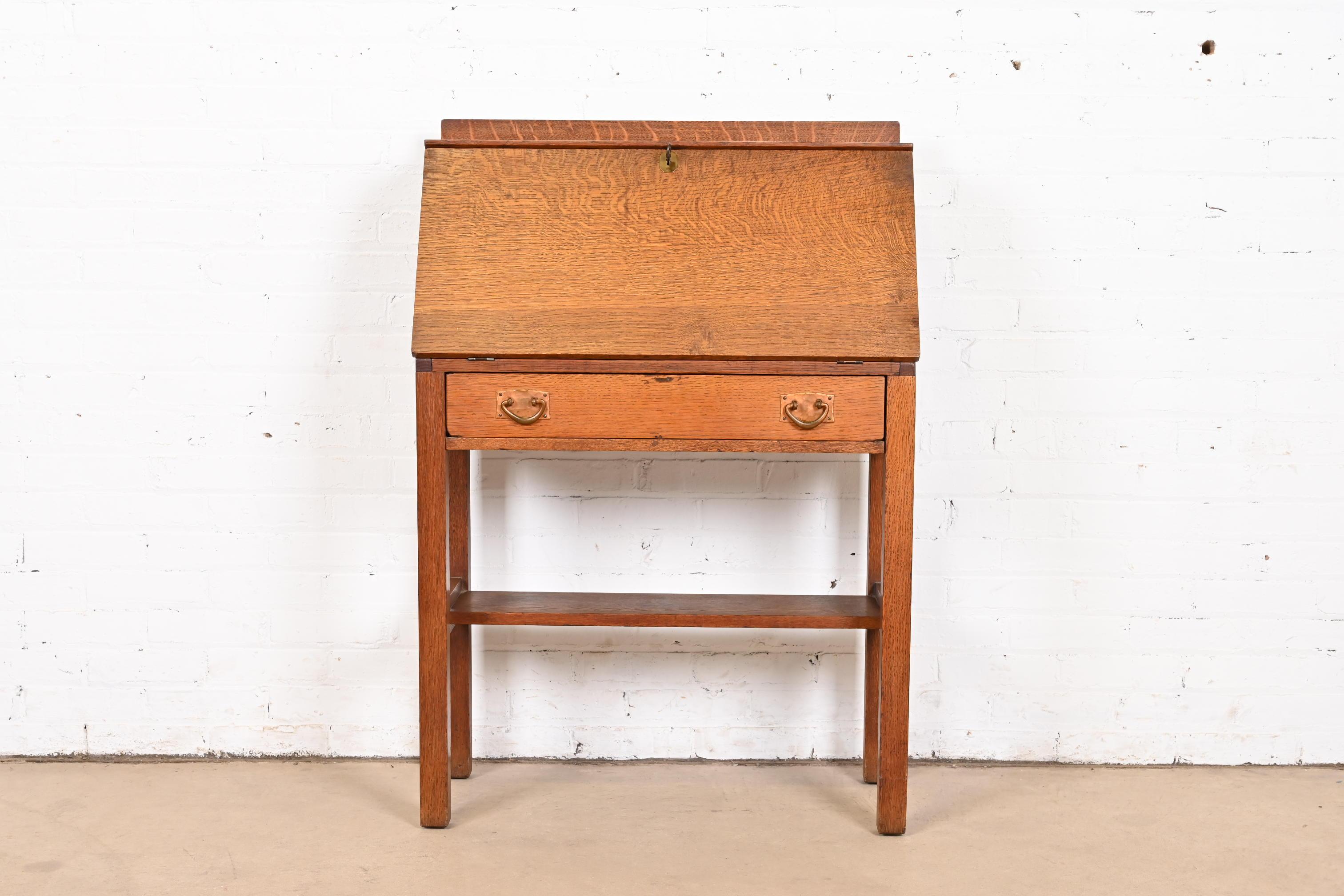 Gustav Stickley Antiker Missions-Sekretär-Schreibtisch aus Eiche im Arts and Crafts-Stil mit fallender Front im Zustand „Gut“ im Angebot in South Bend, IN
