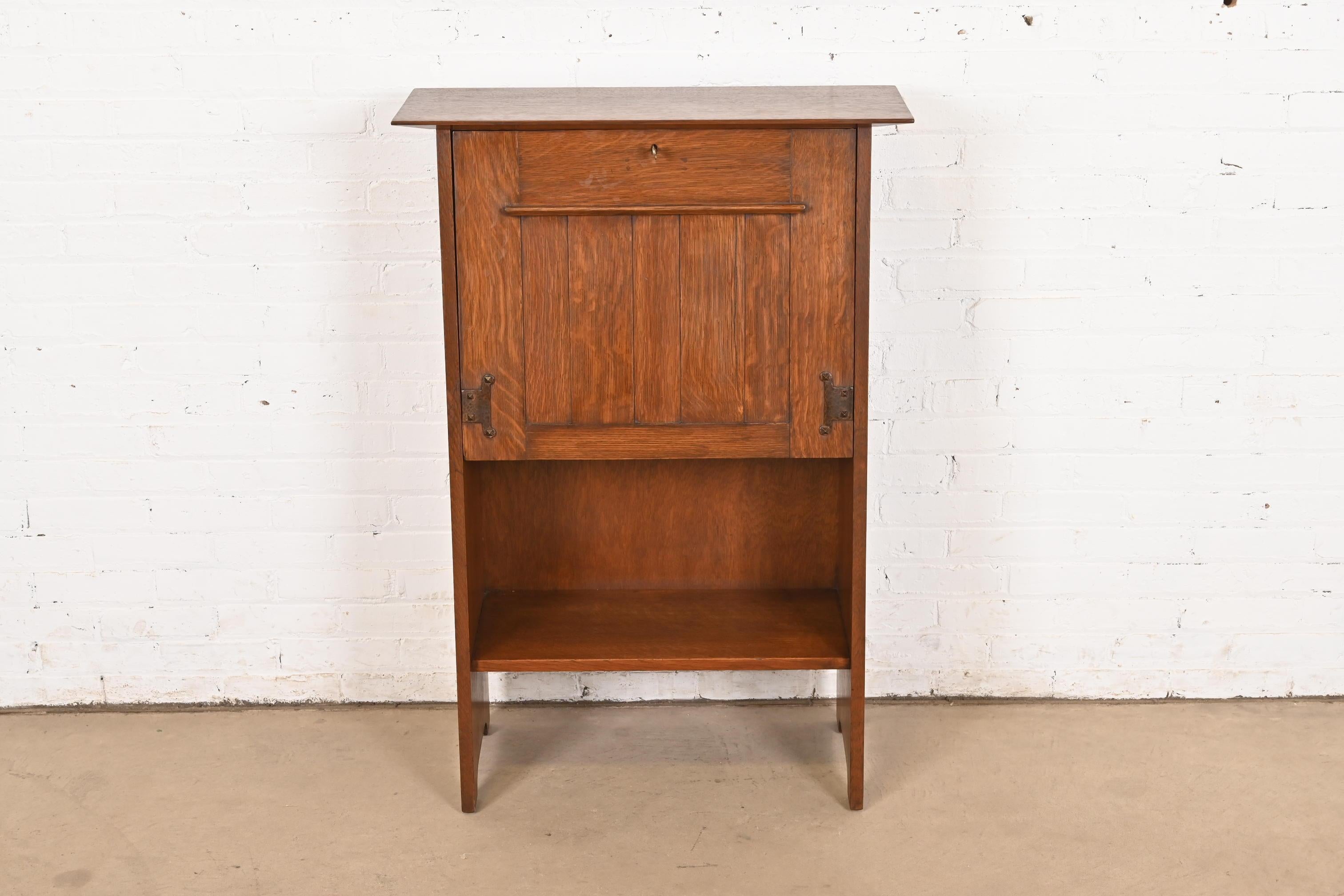 Américain Gustav Stickley Antique Mission Oak Arts & Crafts Drop Front Secretary Desk (bureau à tiroirs) en vente
