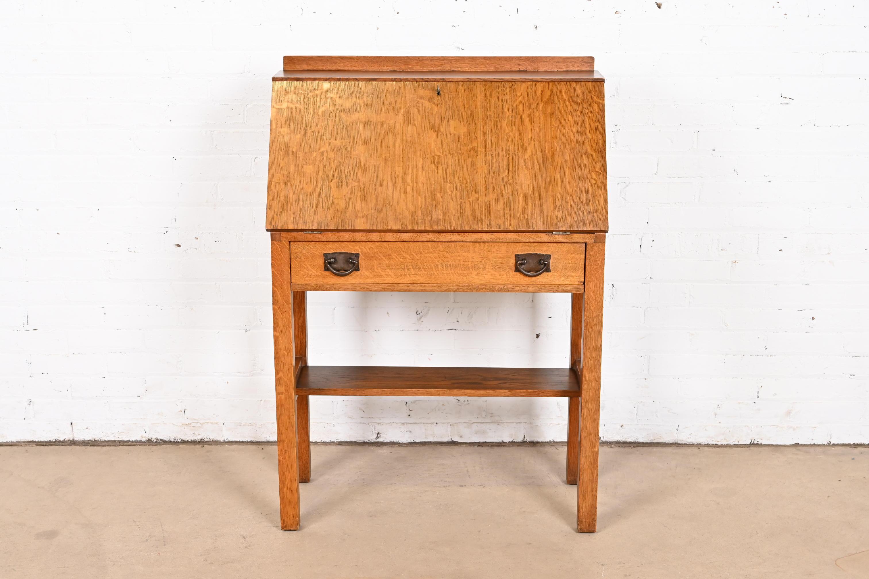 Gustav Stickley Antique Mission Arts & Crafts Escritorio con frente abatible en Bueno estado para la venta en South Bend, IN