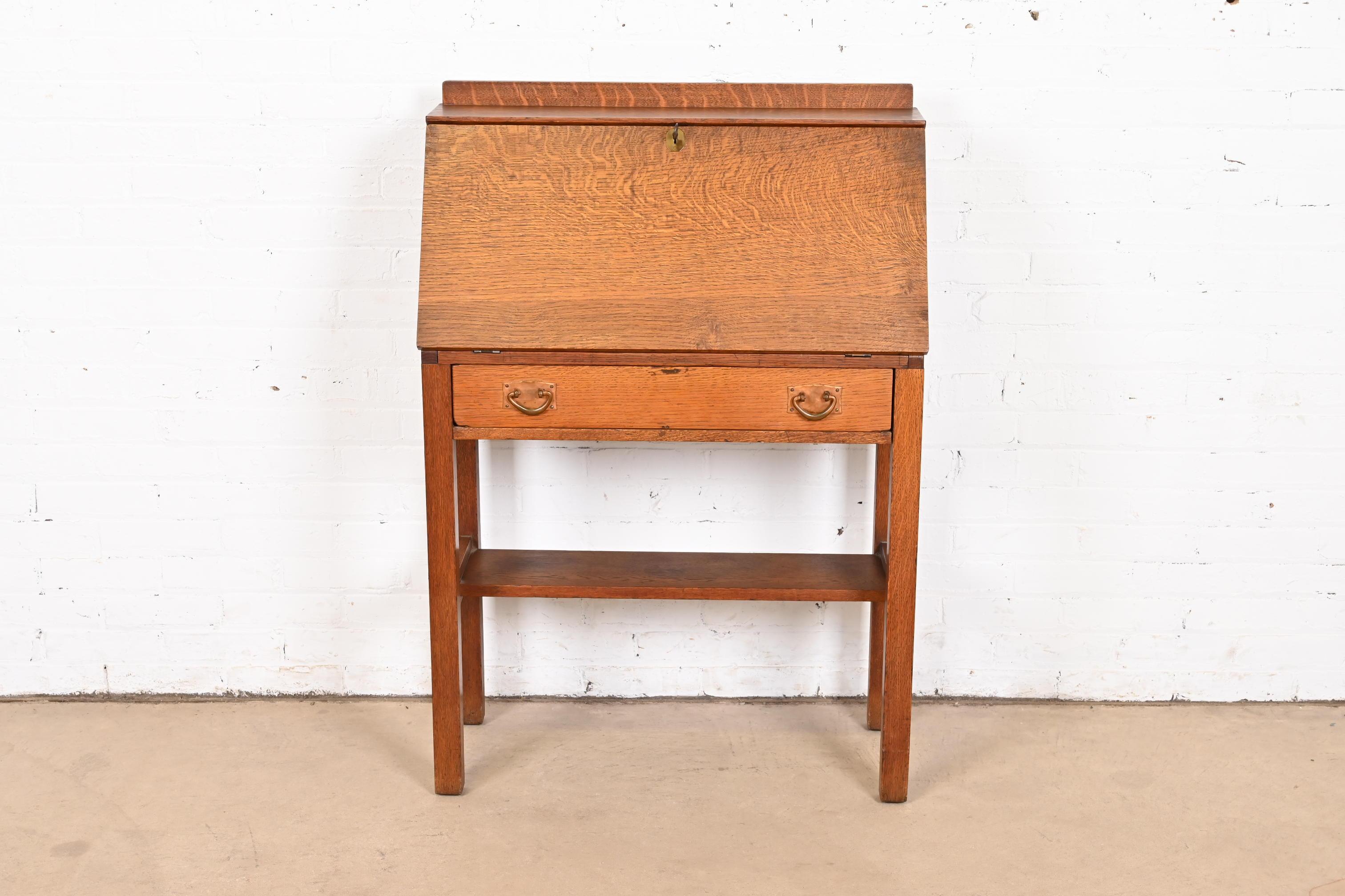 Gustav Stickley Antiker Missions-Sekretär-Schreibtisch aus Eiche im Arts and Crafts-Stil mit fallender Front (20. Jahrhundert) im Angebot