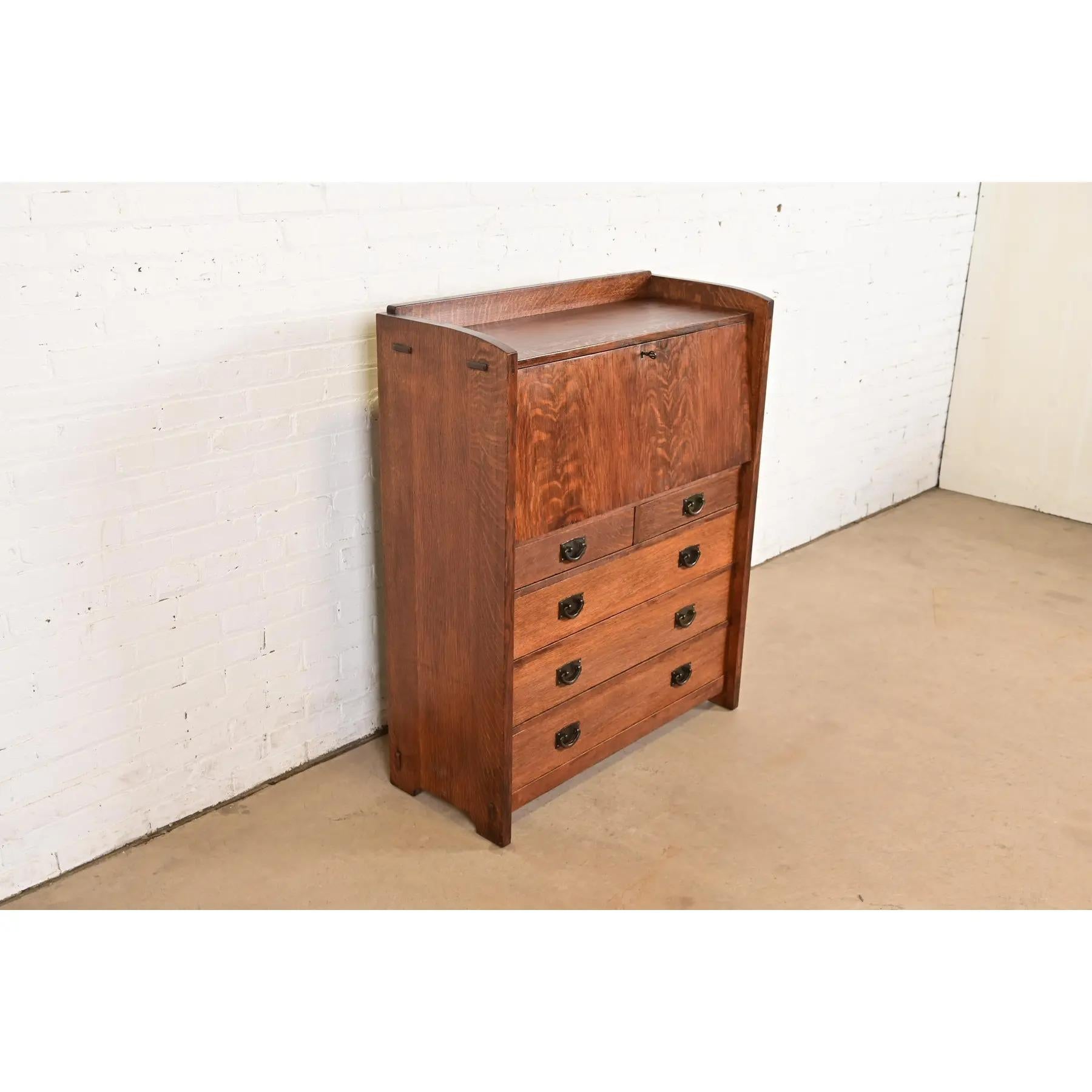 Gustav Stickley Antique Mission Oak Arts & Crafts Drop Front Secretary Desk (bureau à tiroirs) Bon état - En vente à South Bend, IN