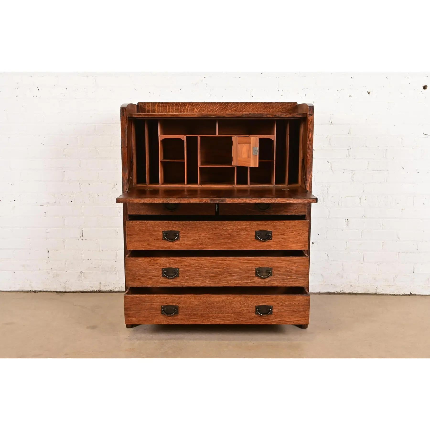 20ième siècle Gustav Stickley Antique Mission Oak Arts & Crafts Drop Front Secretary Desk (bureau à tiroirs) en vente