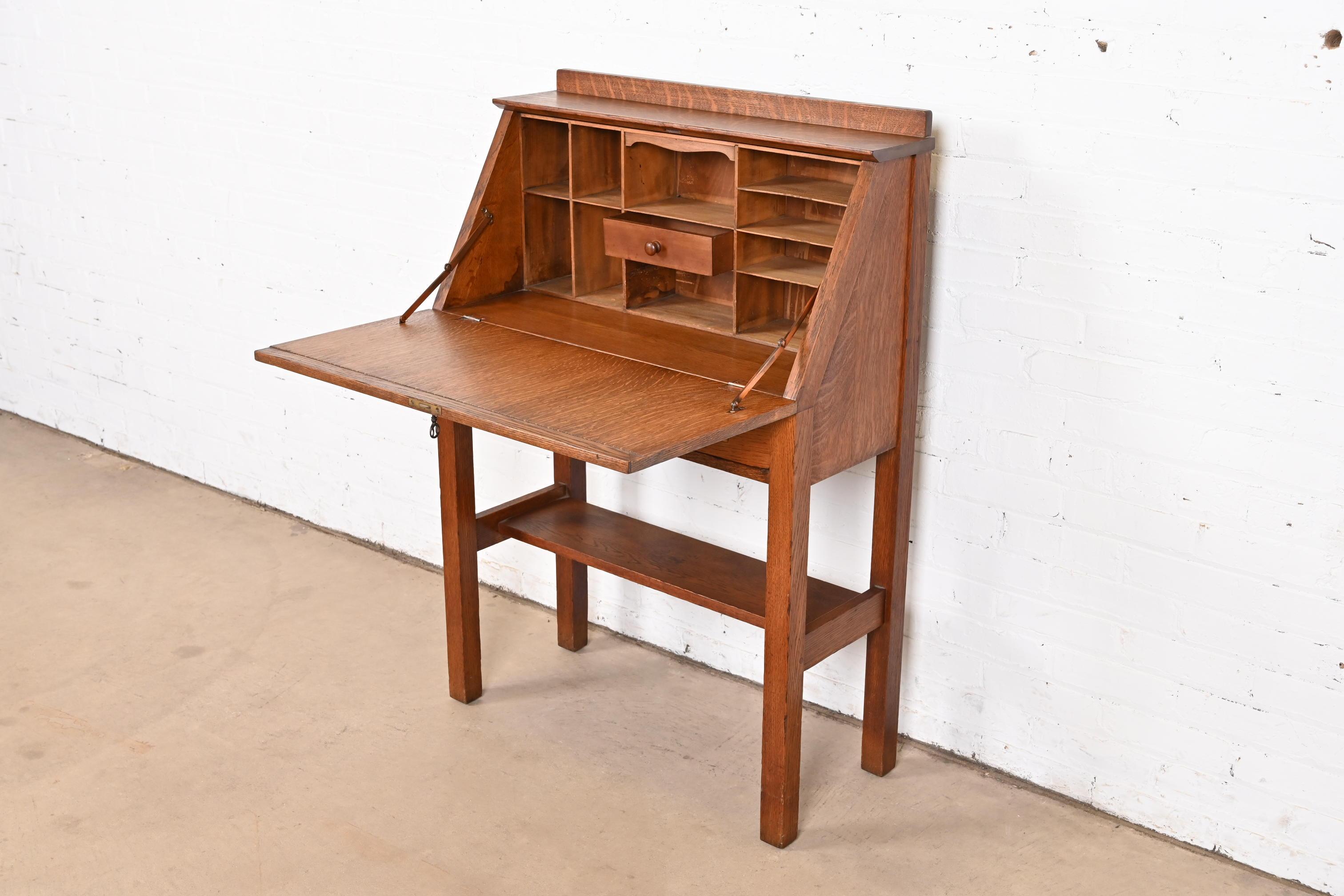 Gustav Stickley Antiker Missions-Sekretär-Schreibtisch aus Eiche im Arts and Crafts-Stil mit fallender Front im Angebot 1