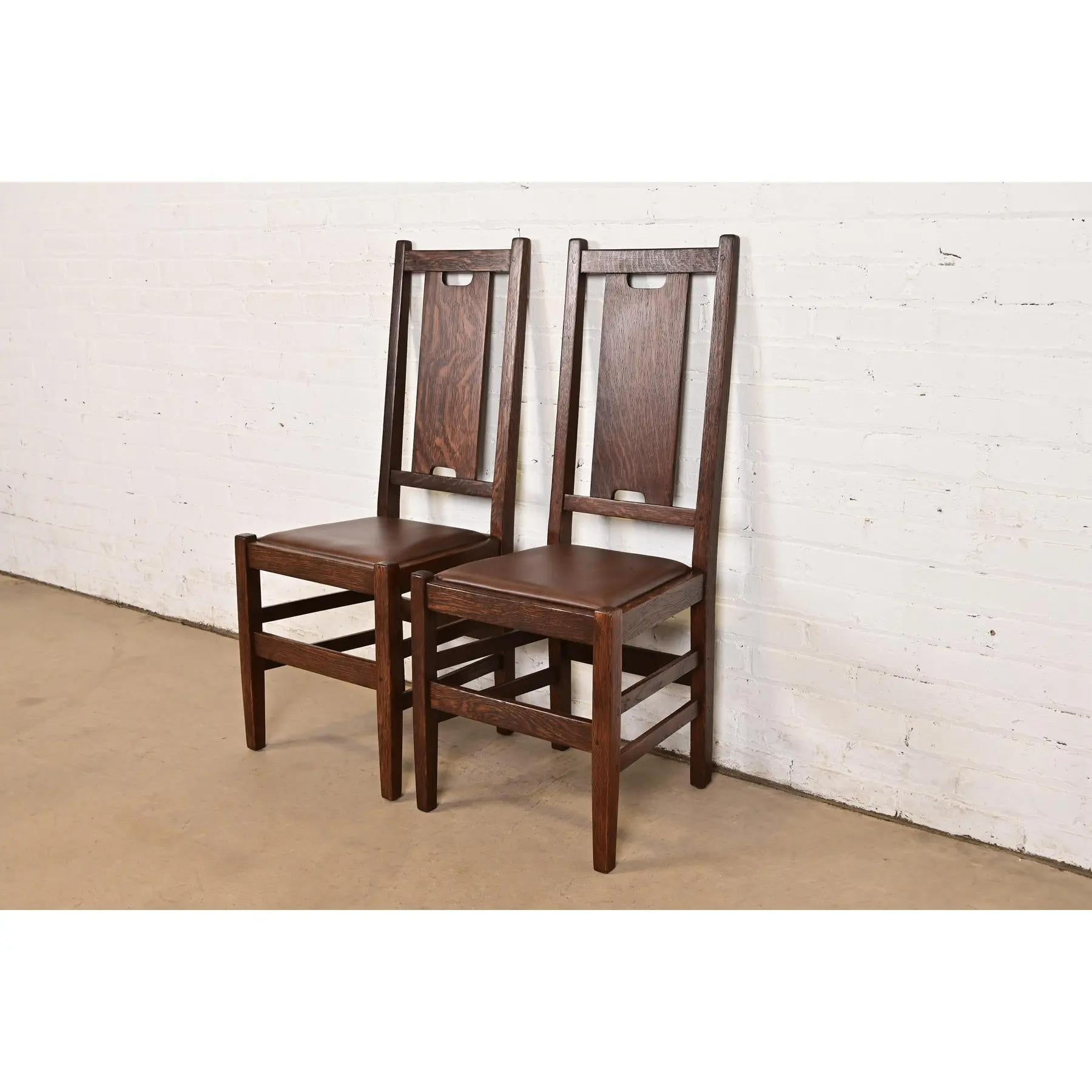 Américain Gustav Stickley Antique Mission Oak Arts & Crafts H-Back Dining Chairs, Pair en vente