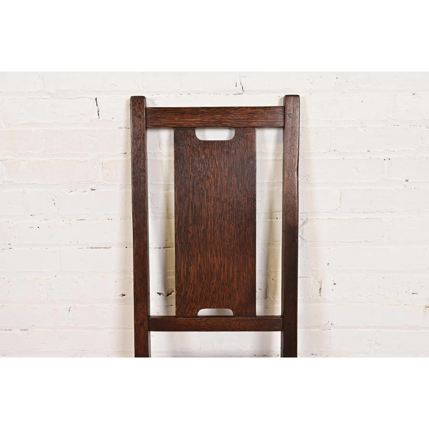 Cuir Gustav Stickley Antique Mission Oak Arts & Crafts H-Back Dining Chairs, Pair en vente