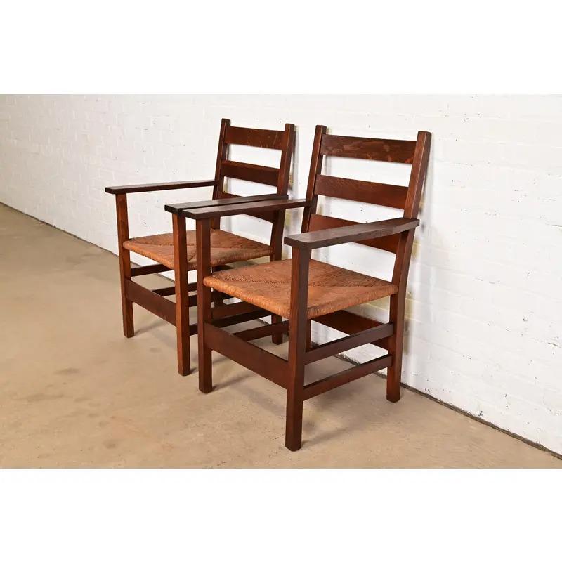 Gustav Stickley Antike Mission Arts & Crafts Eiche Leiter Rückenlehne Sessel, Paar (amerikanisch) im Angebot