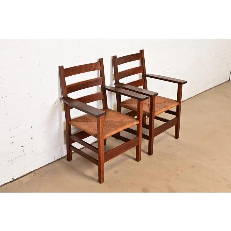 Gustav Stickley Antike Mission Arts & Crafts Eiche Leiter Rückenlehne Sessel, Paar im Zustand „Gut“ im Angebot in South Bend, IN