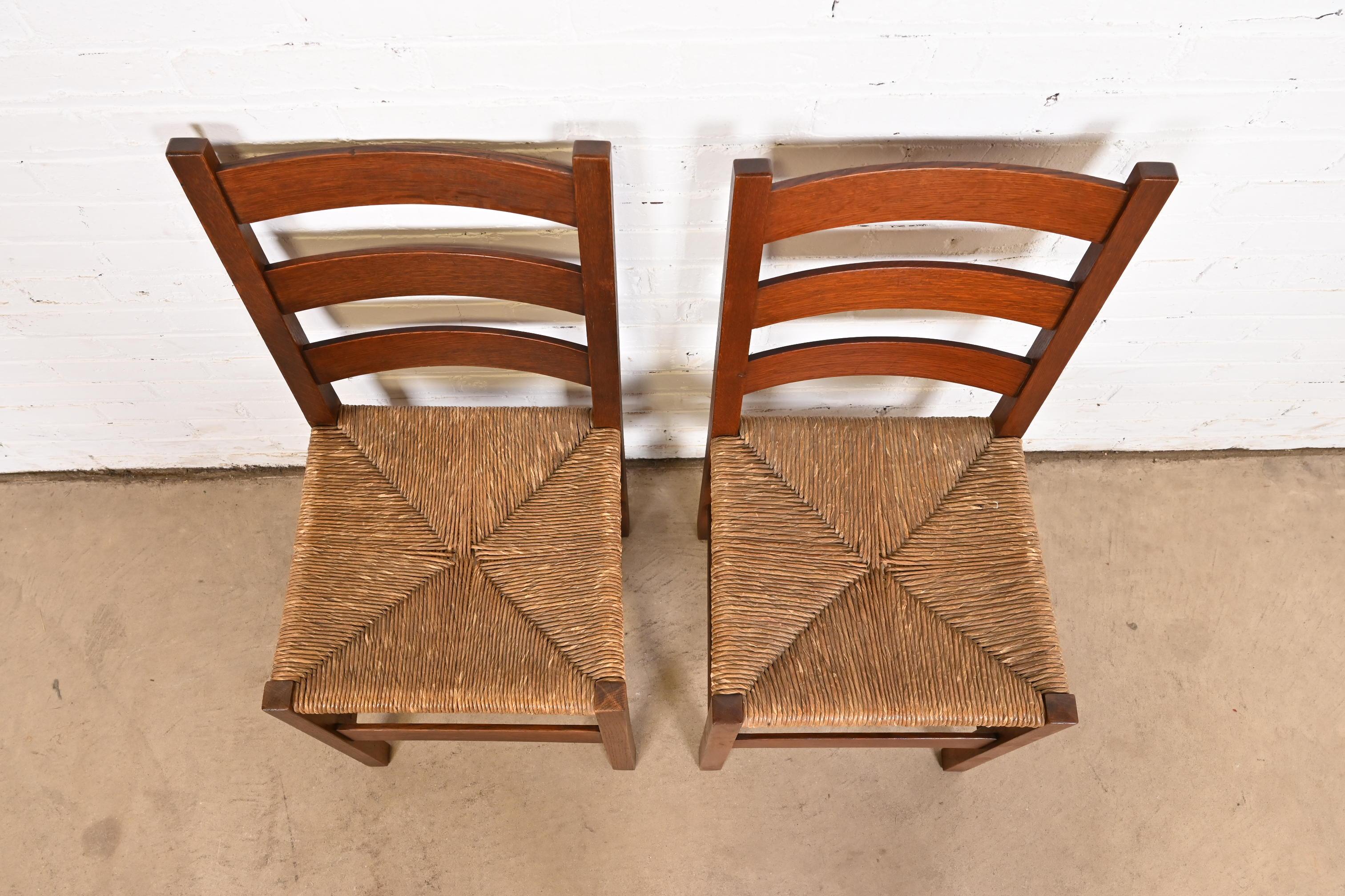 20th Century Gustav Stickley Antique Mission Oak Arts & Crafts Ladder Back Side Chairs, Pair For Sale
