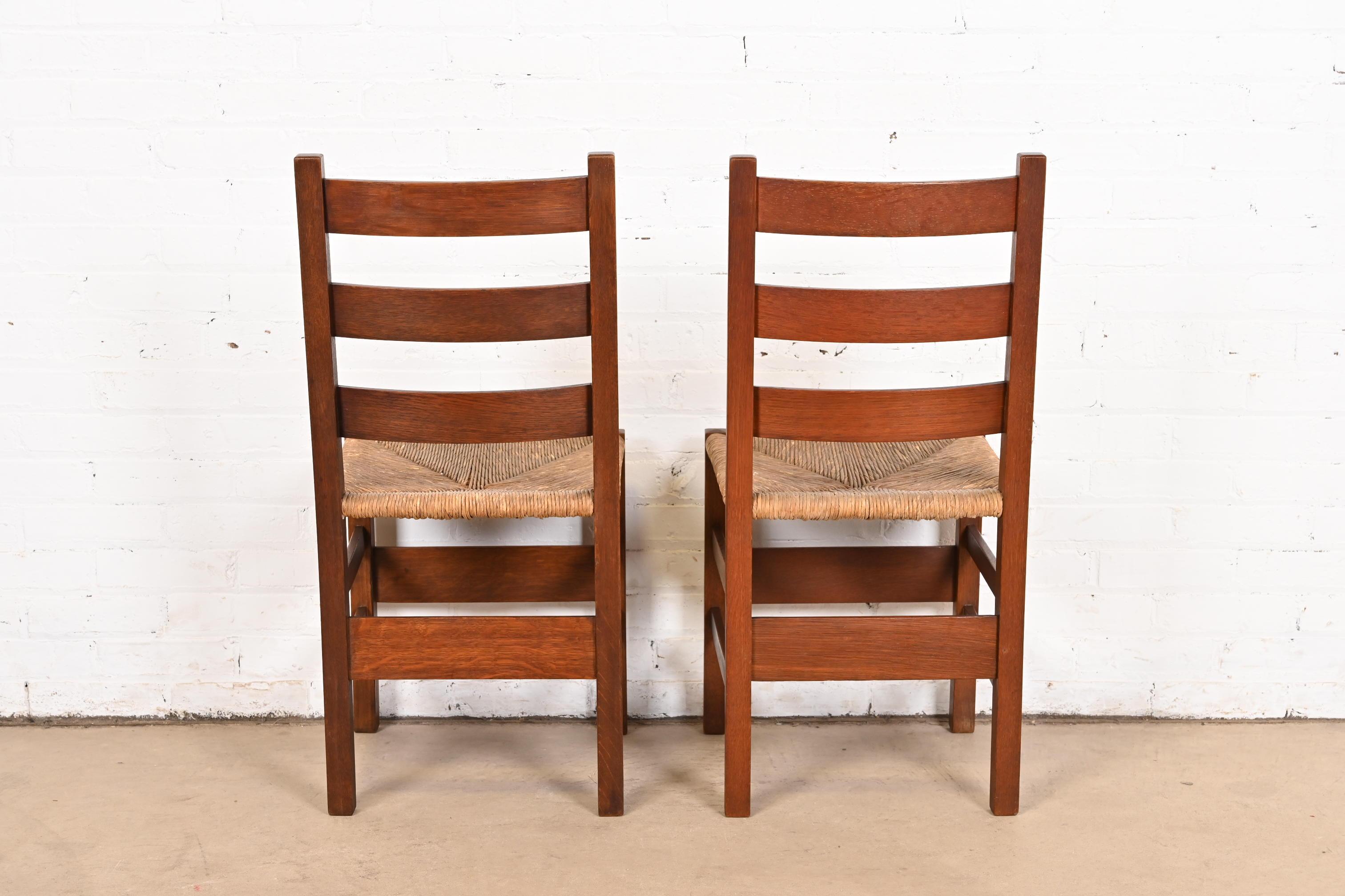 Rush Gustav Stickley Antique Mission Oak Arts & Crafts Ladder Back Side Chairs, Pair For Sale