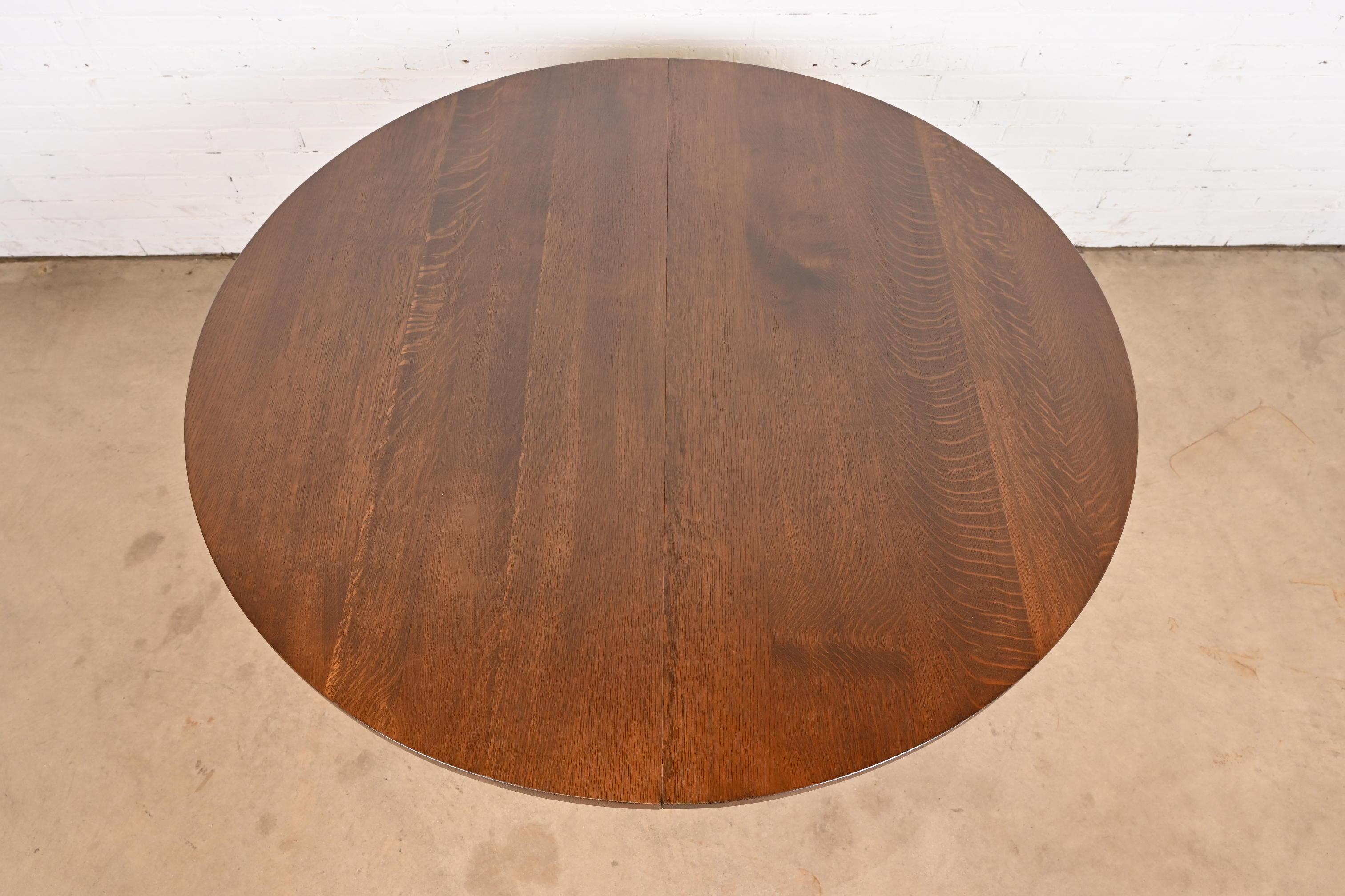 Gustav Stickley Antique Mission Oak Arts & Crafts Mesa de comedor con pedestal siglo XX en venta