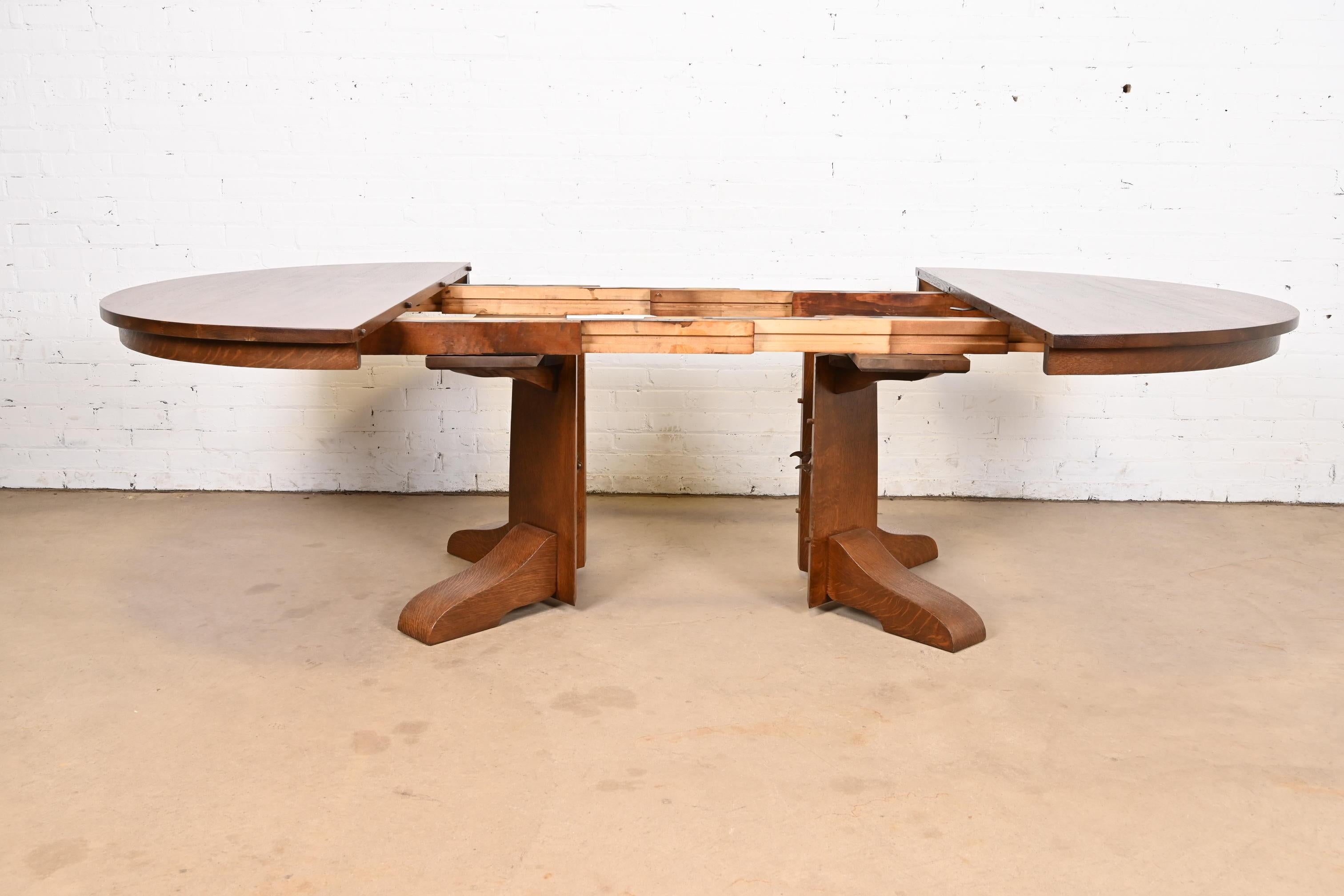 Gustav Stickley Antique Mission Oak Arts & Crafts Mesa de comedor con pedestal Roble en venta