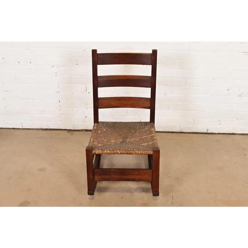 American Gustav Stickley Antique Mission Oak Arts & Crafts Rocking Chair, Circa 1910 For Sale