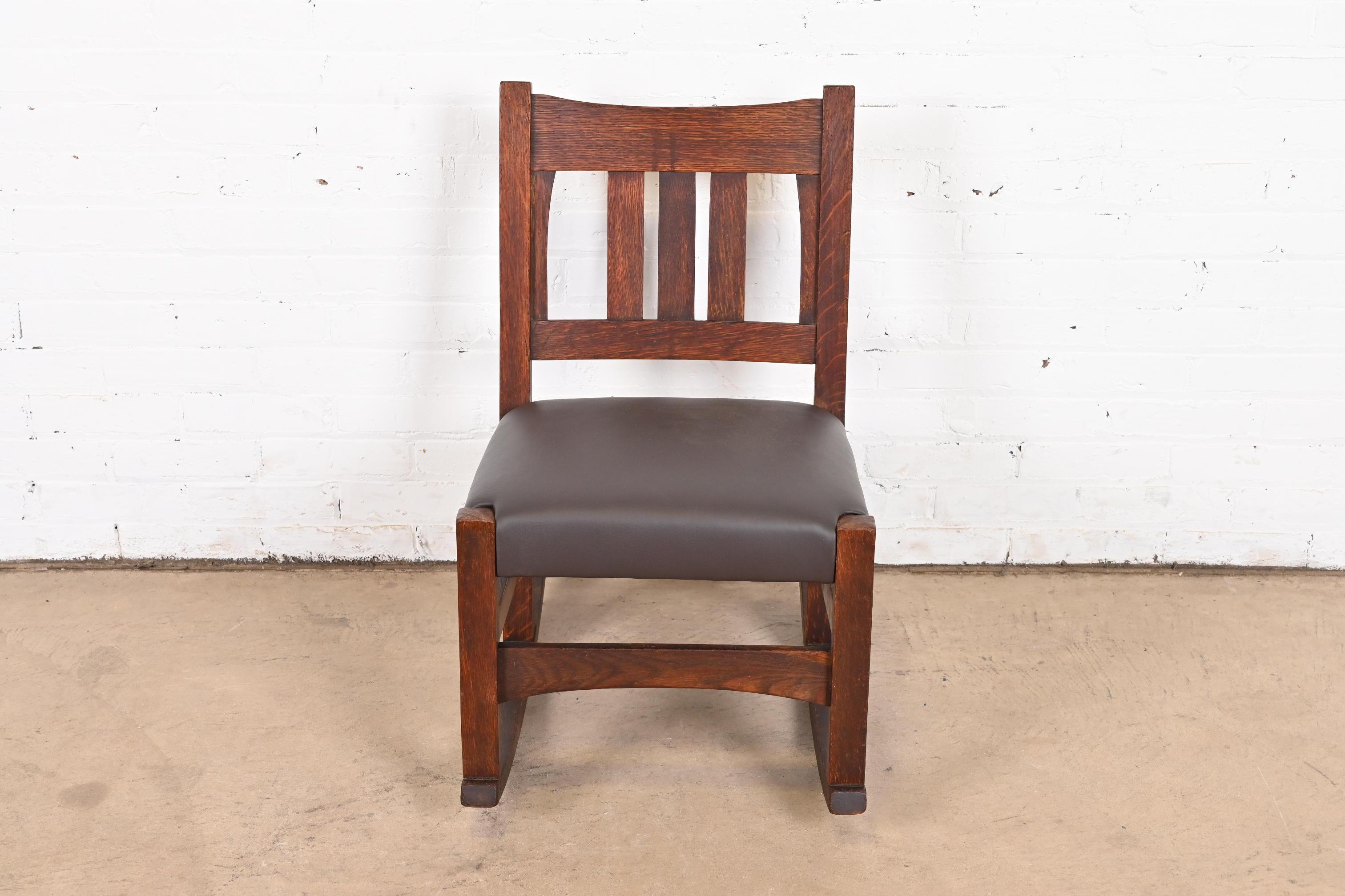 Gustav Stickley Antique Mission Oak Arts & Crafts Sewing Rocking Chair In Good Condition For Sale In South Bend, IN