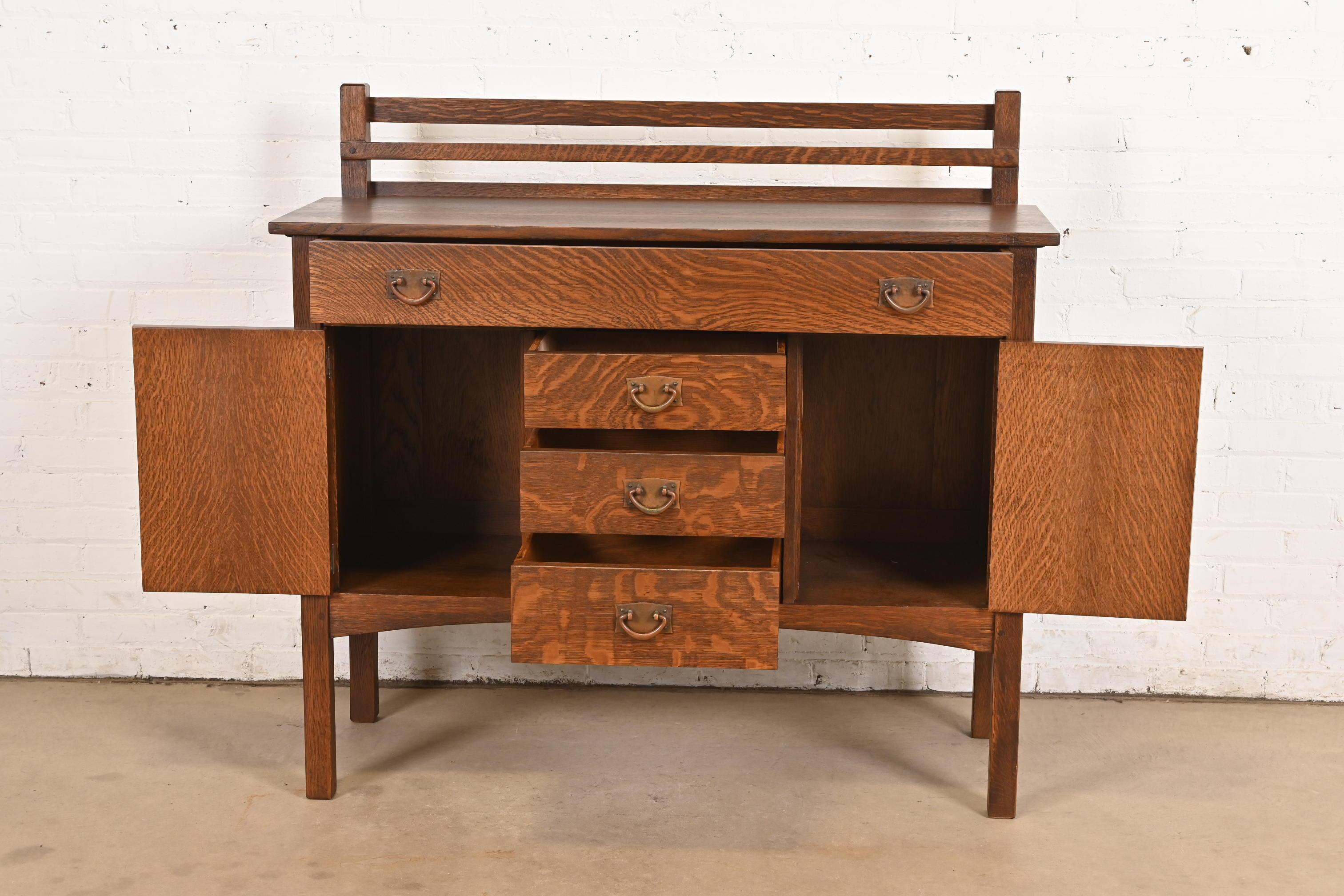 XX secolo Credenza Mission Arts & Crafts Gustav Stickley in Oak, appena rifinita in vendita