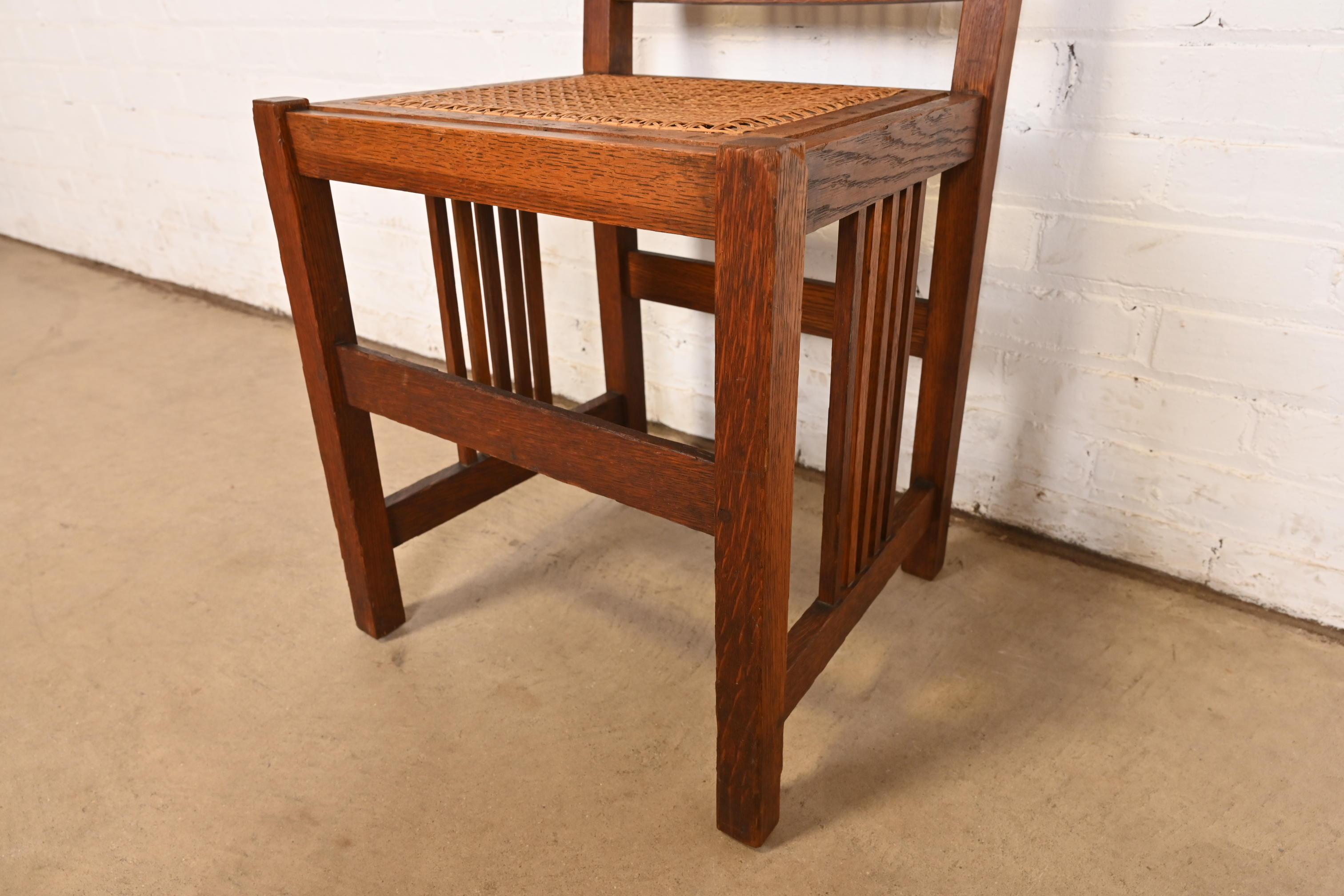 Gustav Stickley Antike Mission Eiche Arts & Crafts Spindel Seite oder Esszimmerstuhl im Angebot 2