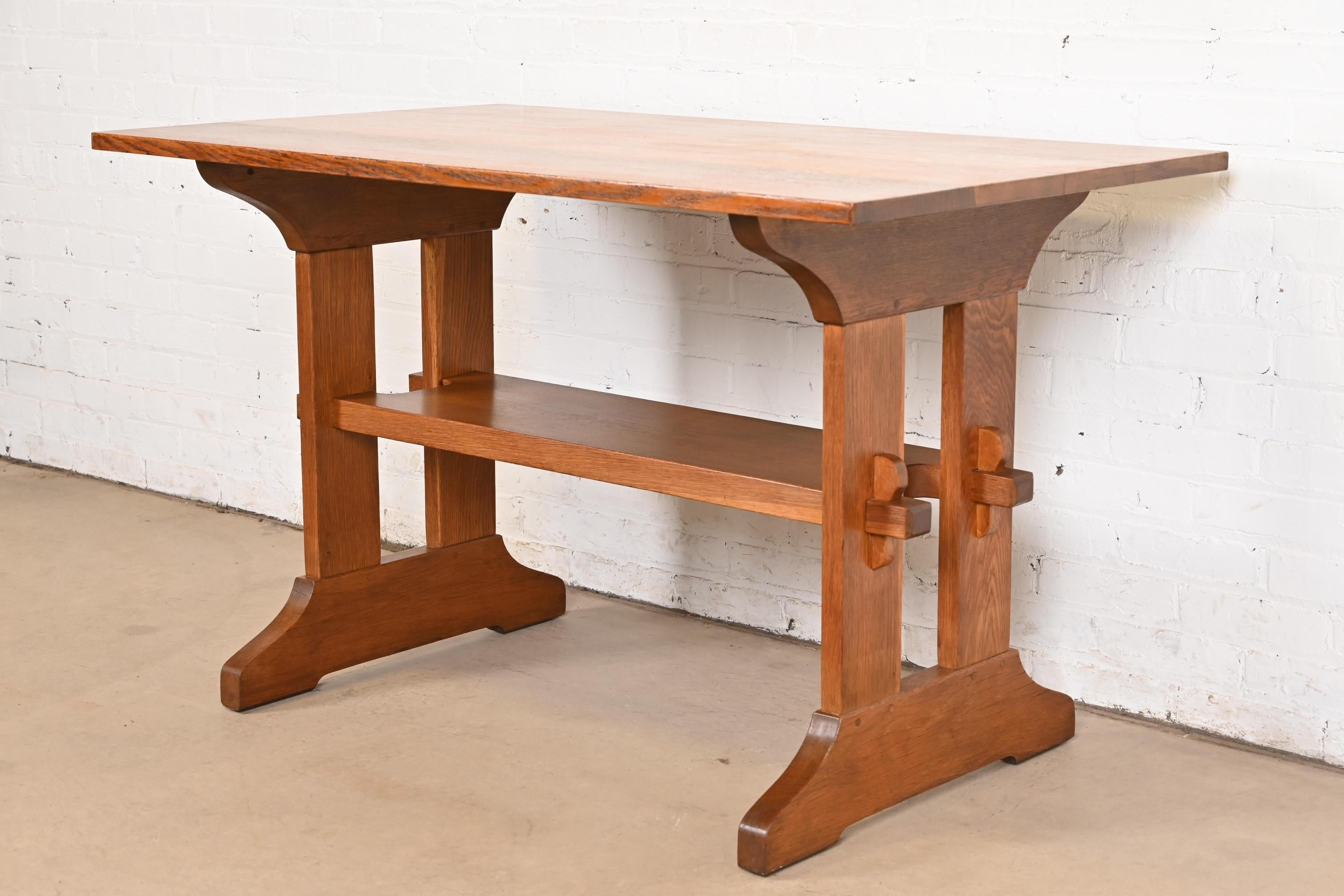 Table de bibliothèque à tréteaux Mission en chêne Arts & Crafts Gustav Stickley Bon état - En vente à South Bend, IN