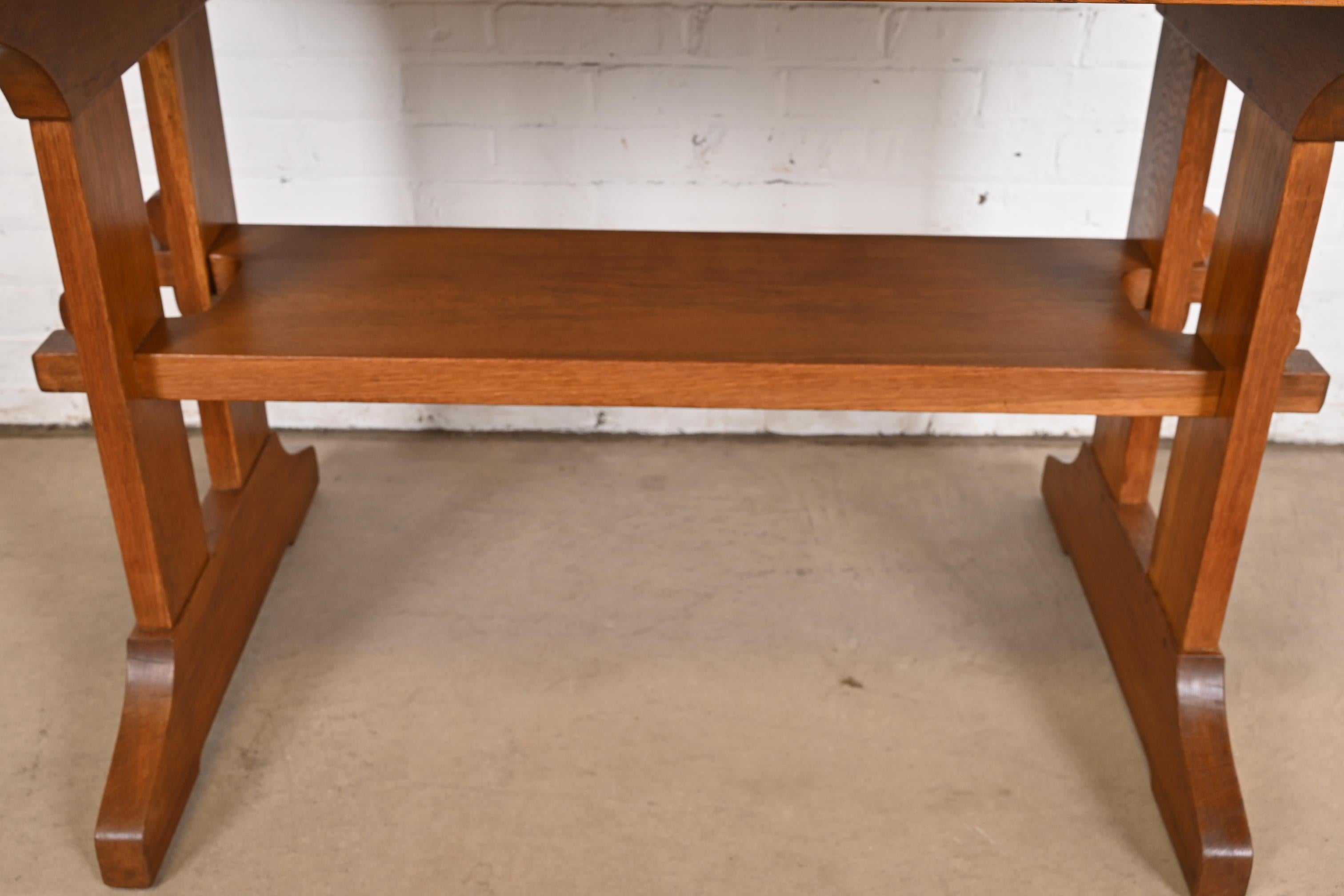 Table de bibliothèque à tréteaux Mission en chêne Arts & Crafts Gustav Stickley en vente 1