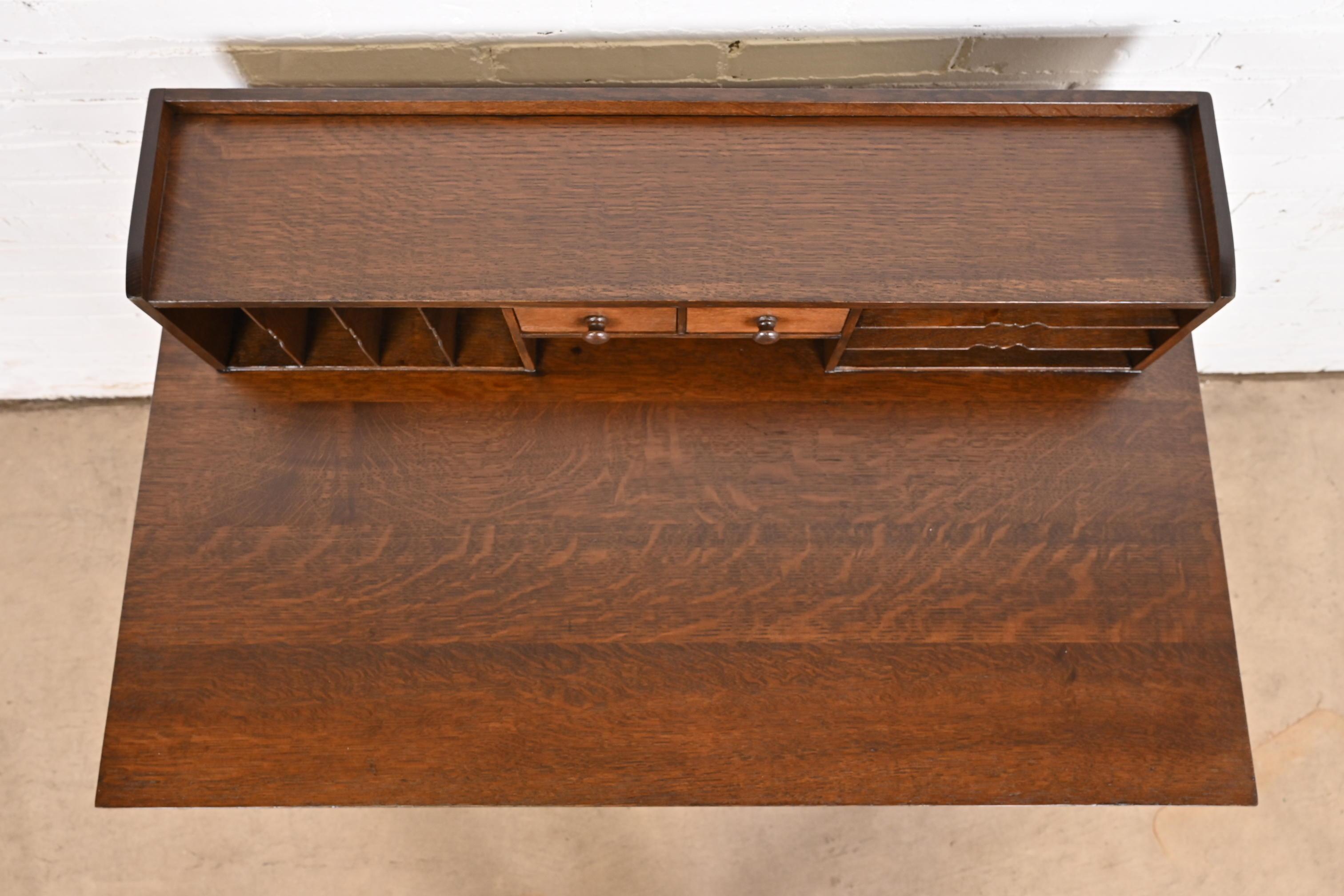 Gustav Stickley Bureau Mission Arts & Crafts Oak antique, nouvellement repeint en vente 2