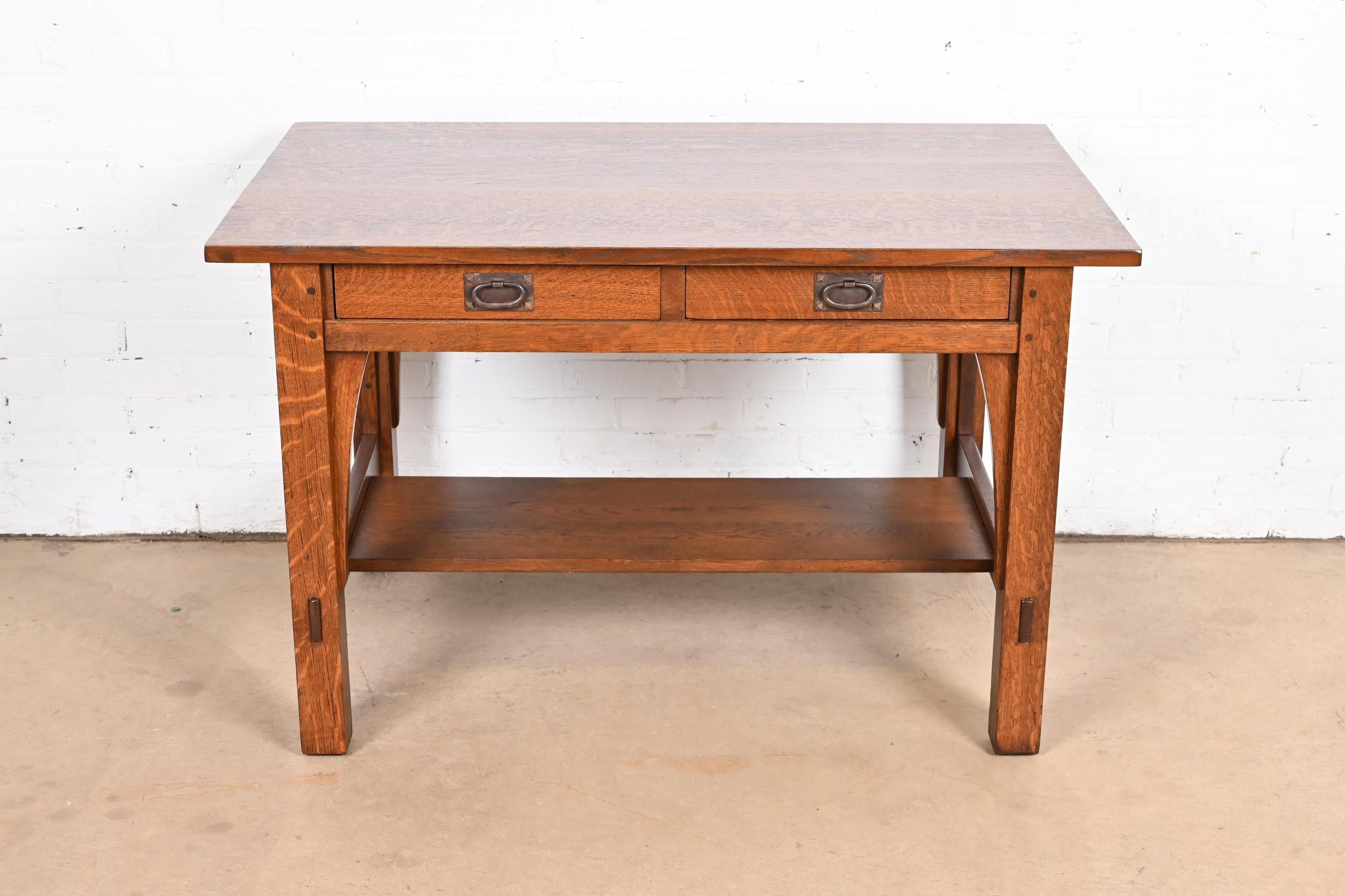 Gustav Stickley Antiguo Escritorio o Mesa de Biblioteca Mission Arts & Crafts de Roble Estadounidense