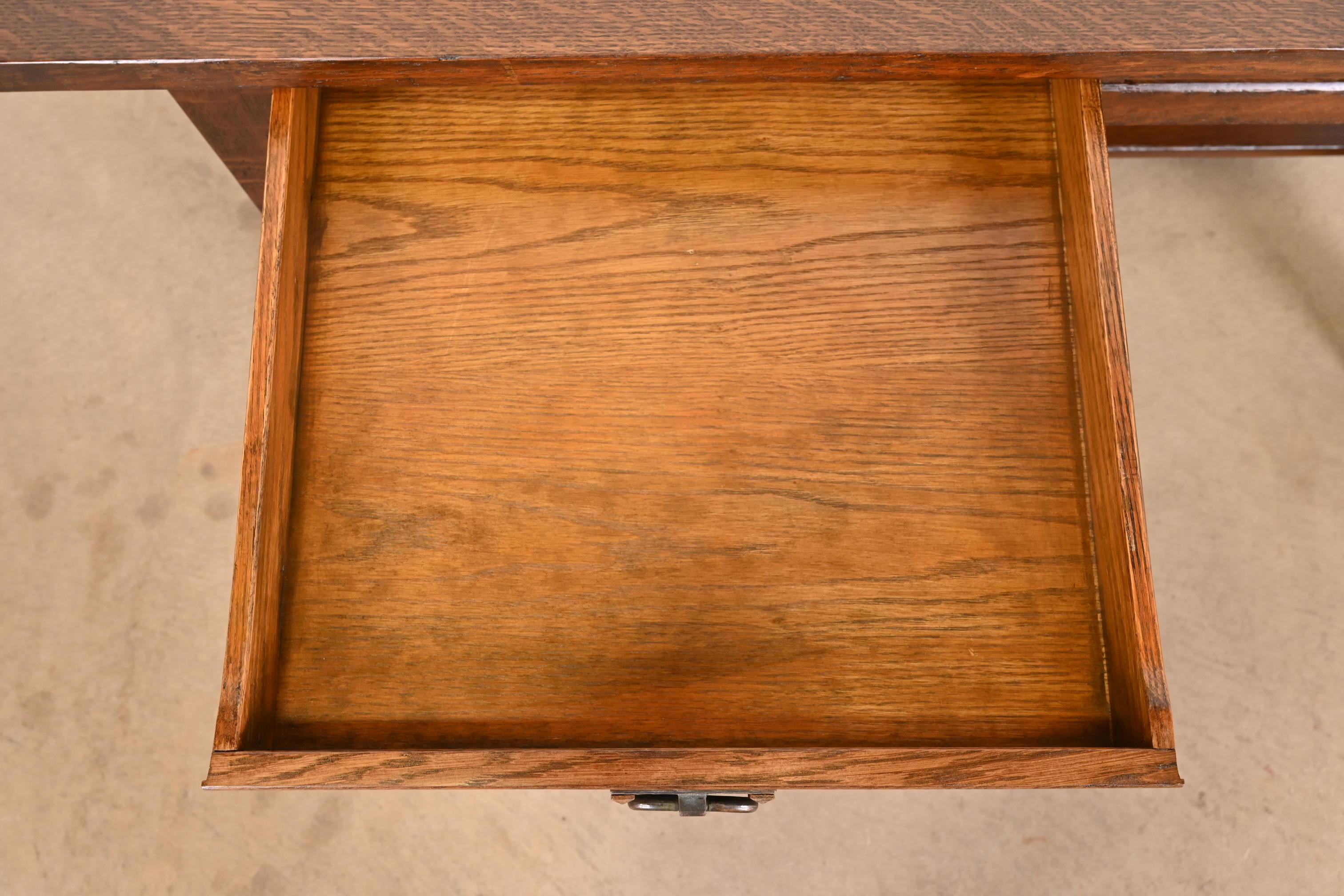 Gustav Stickley Antiguo Escritorio o Mesa de Biblioteca Mission Arts & Crafts de Roble en venta 1