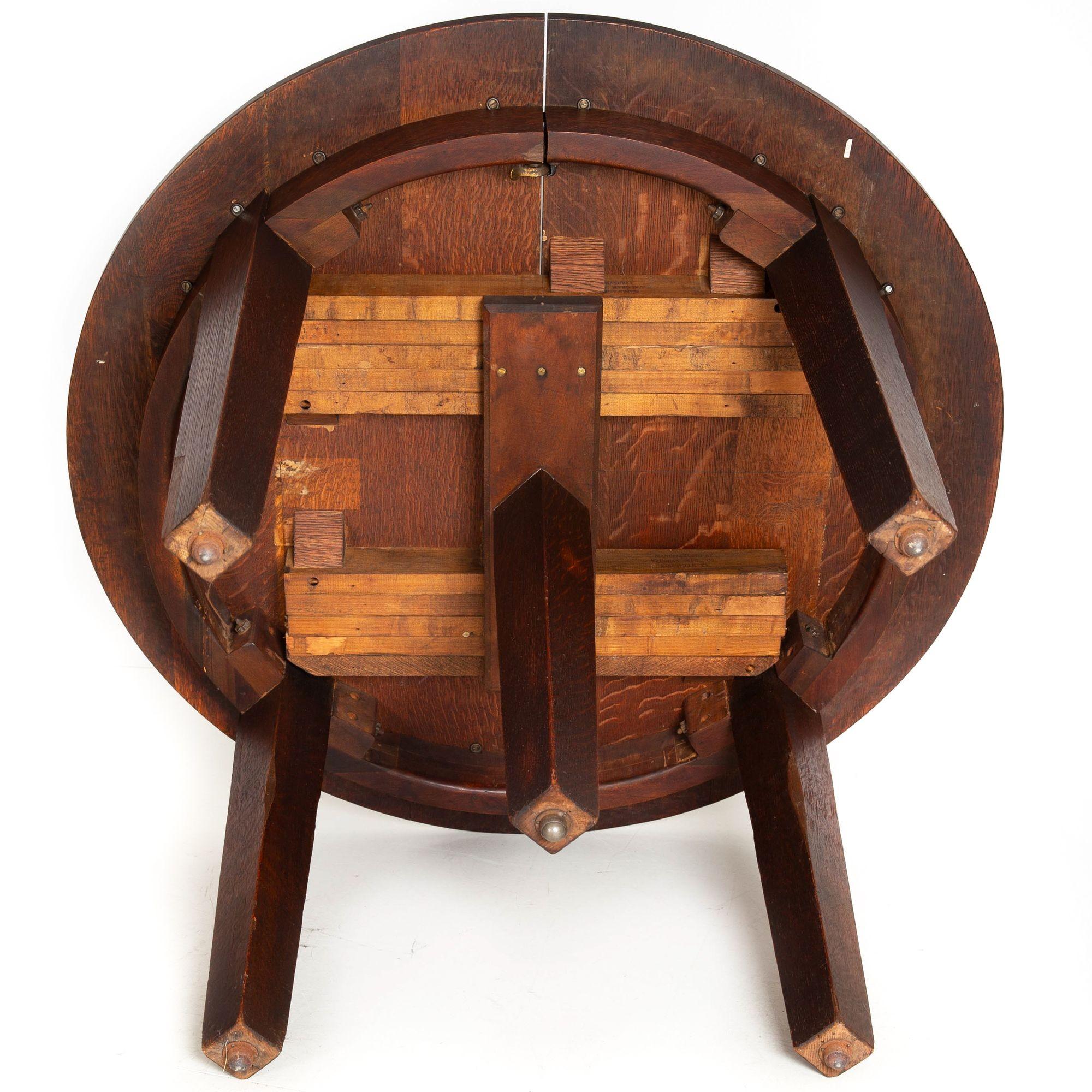 Gustav Stickley Arts & Crafts Table de salle à manger à rallonge en Oak no. 632 c. 1910 en vente 5