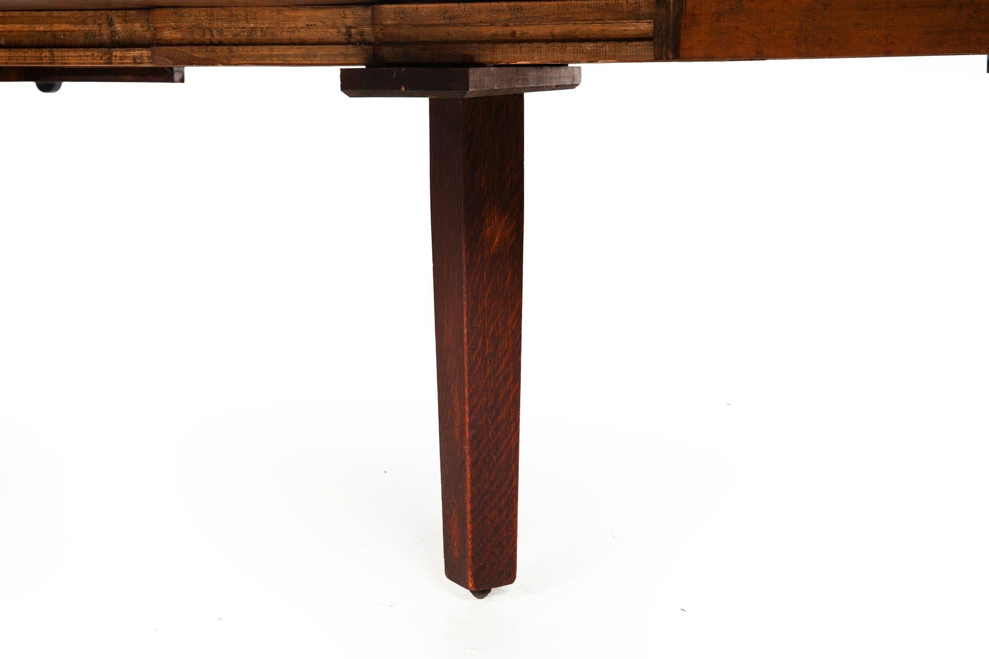 Gustav Stickley Arts & Crafts Table de salle à manger à rallonge en Oak no. 632 c. 1910 en vente 8