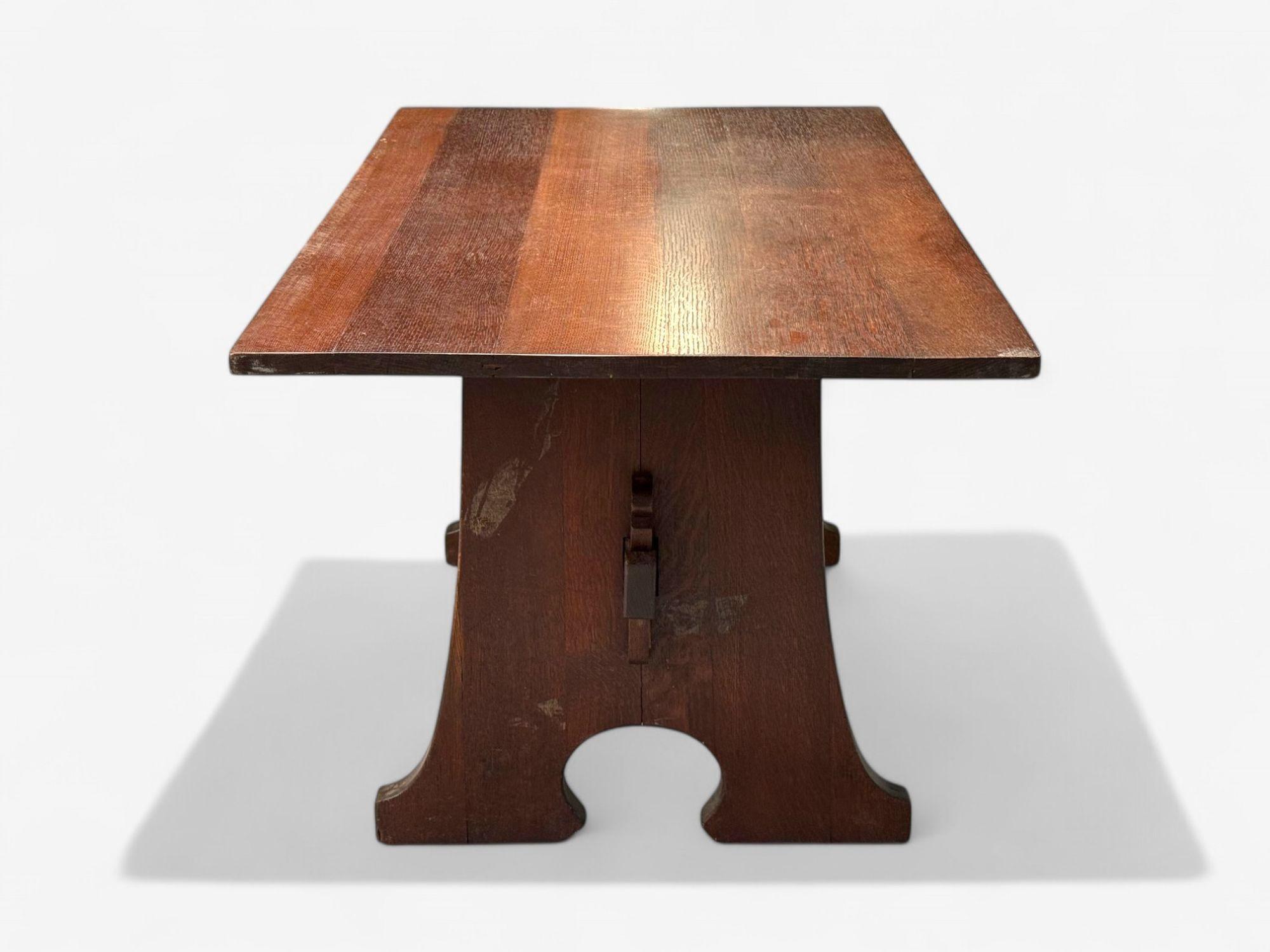Gustav Stickley, Arts & Crafts, tavolo da biblioteca con base a cavalletto, Mission Oak, 1900 In condizioni buone a Manhasset, NY