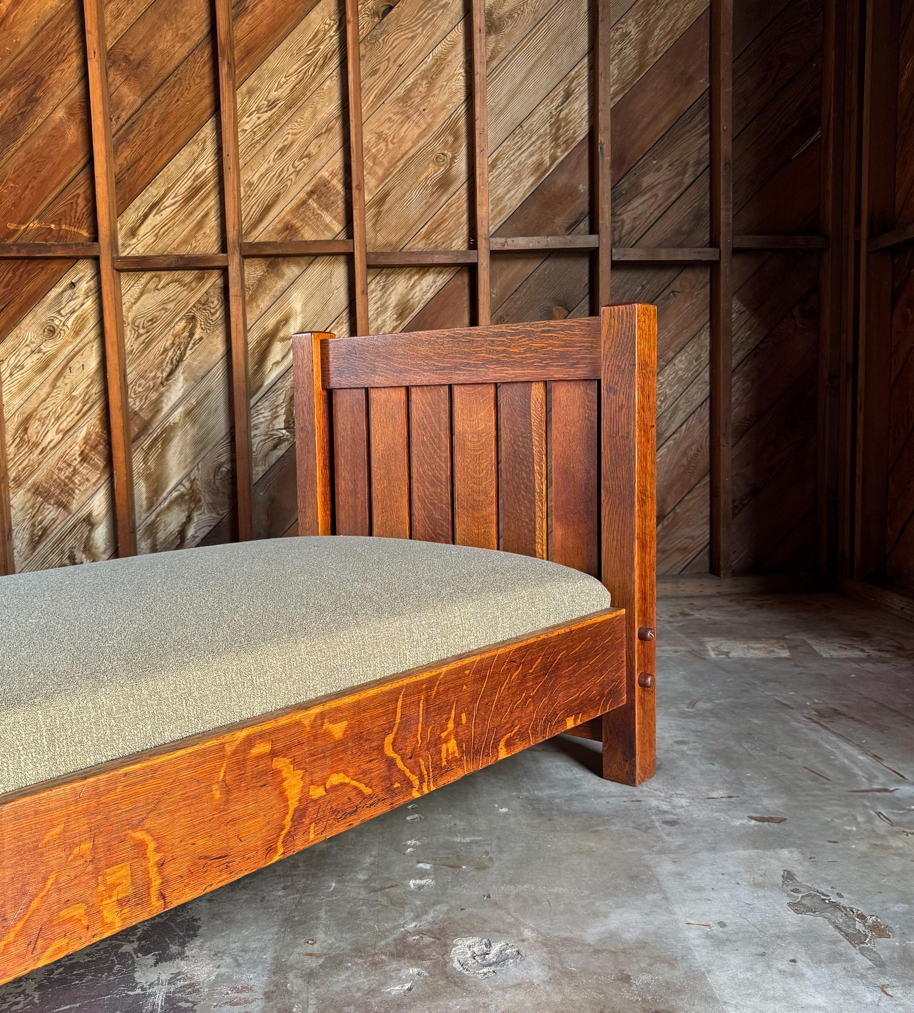 Gustav Stickley Daybed Model #220, United States, c.1910 9