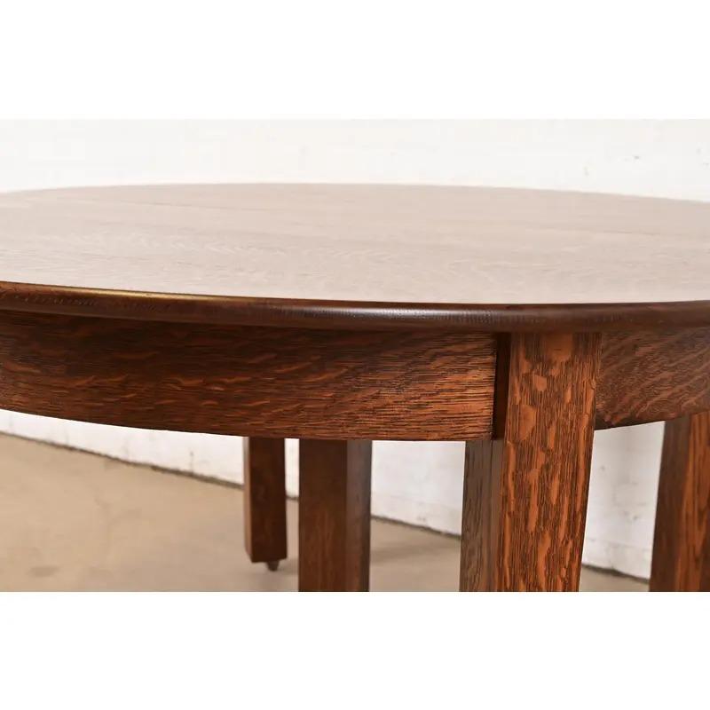Chêne Table de salle à manger à rallonge Gustav Stickley Mission Arts & Crafts, nouvellement repeinte en vente