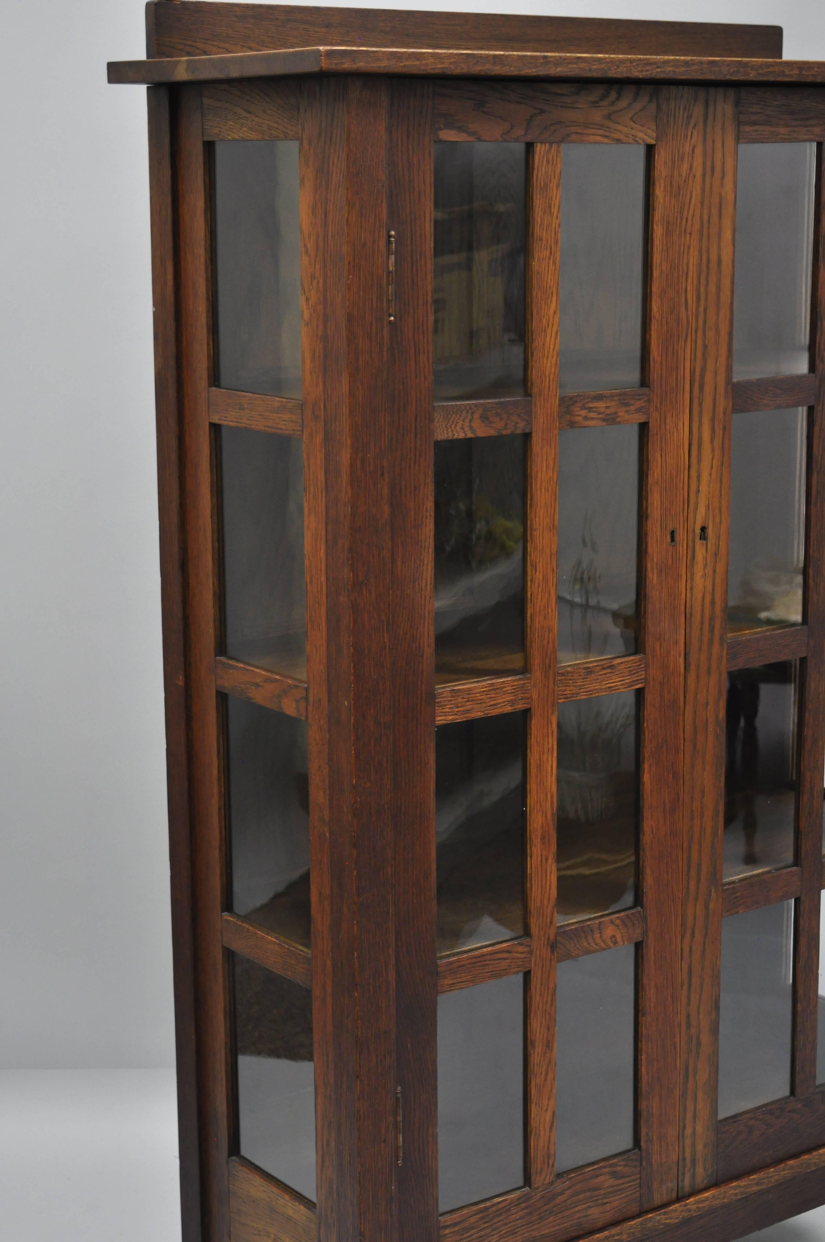 American Gustav Stickley Mission Arts Crafts Oak Glass Door China Cabinet Curio Bookcase