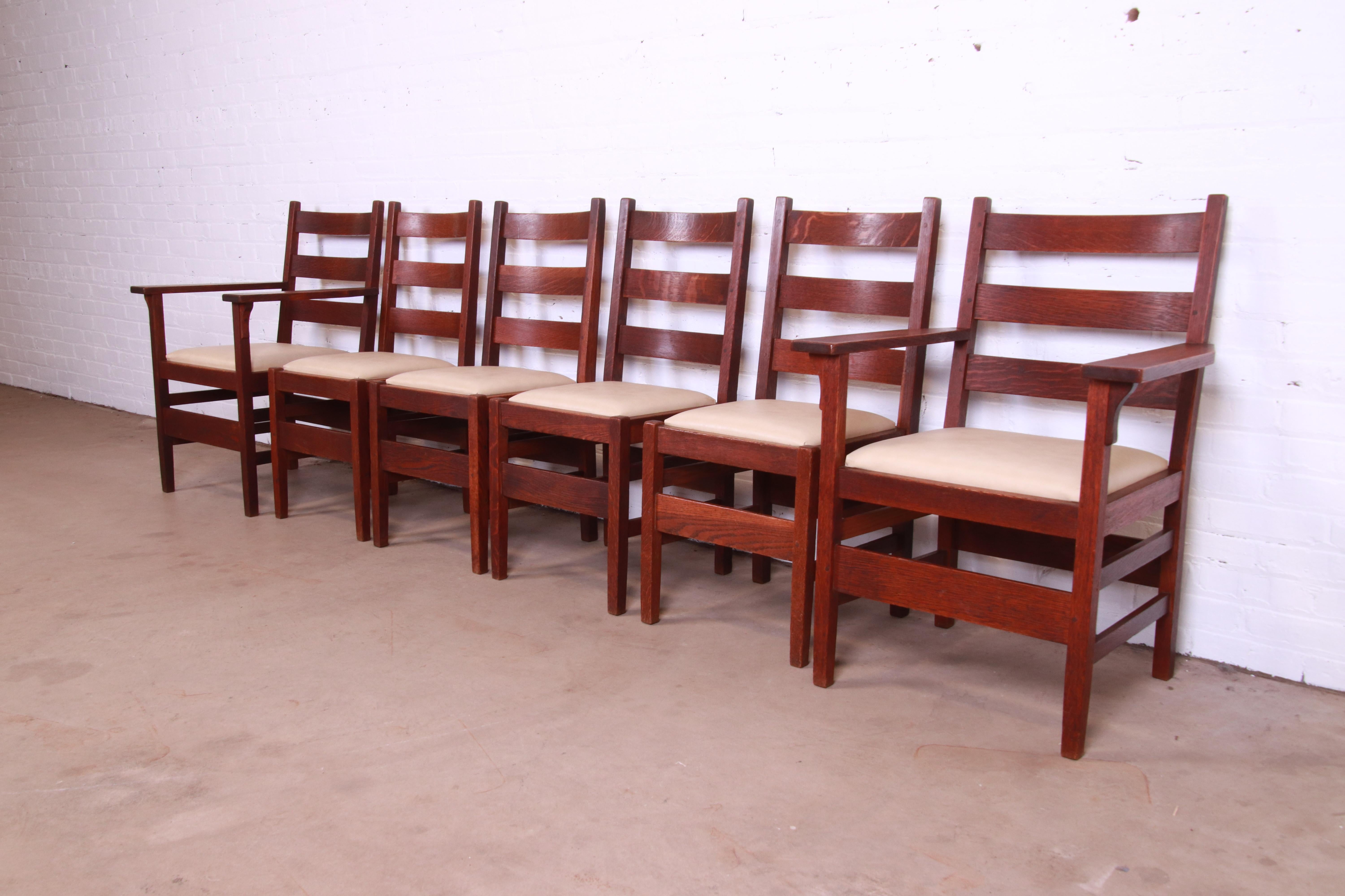 Gustav Stickley Mission Oak Arts & Crafts Dining Chairs, Circa 1900 In Good Condition In South Bend, IN
