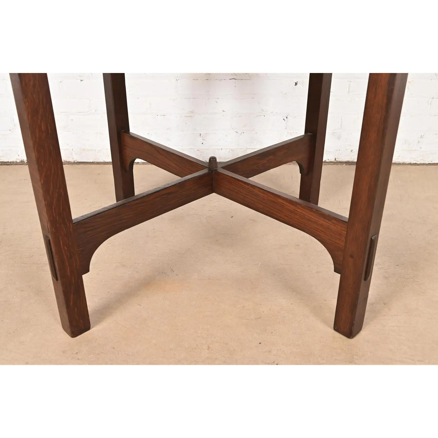 Gustav Stickley Mission Oak Arts & Crafts Lampentisch, neu lackiert im Angebot 1