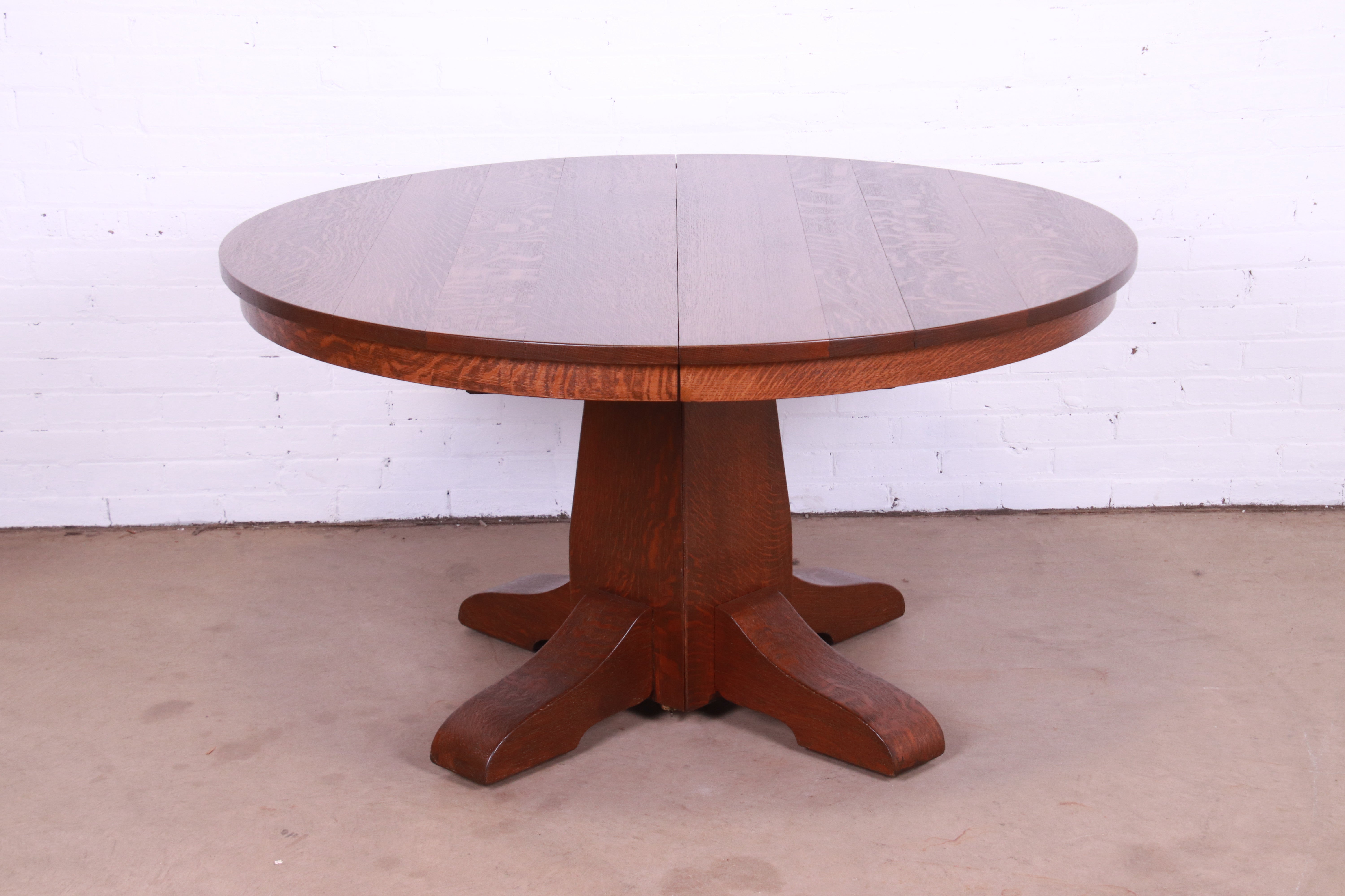 Gustav Stickley Mission Oak Arts & Crafts Pedestal Dining Table with Six Leaves 2