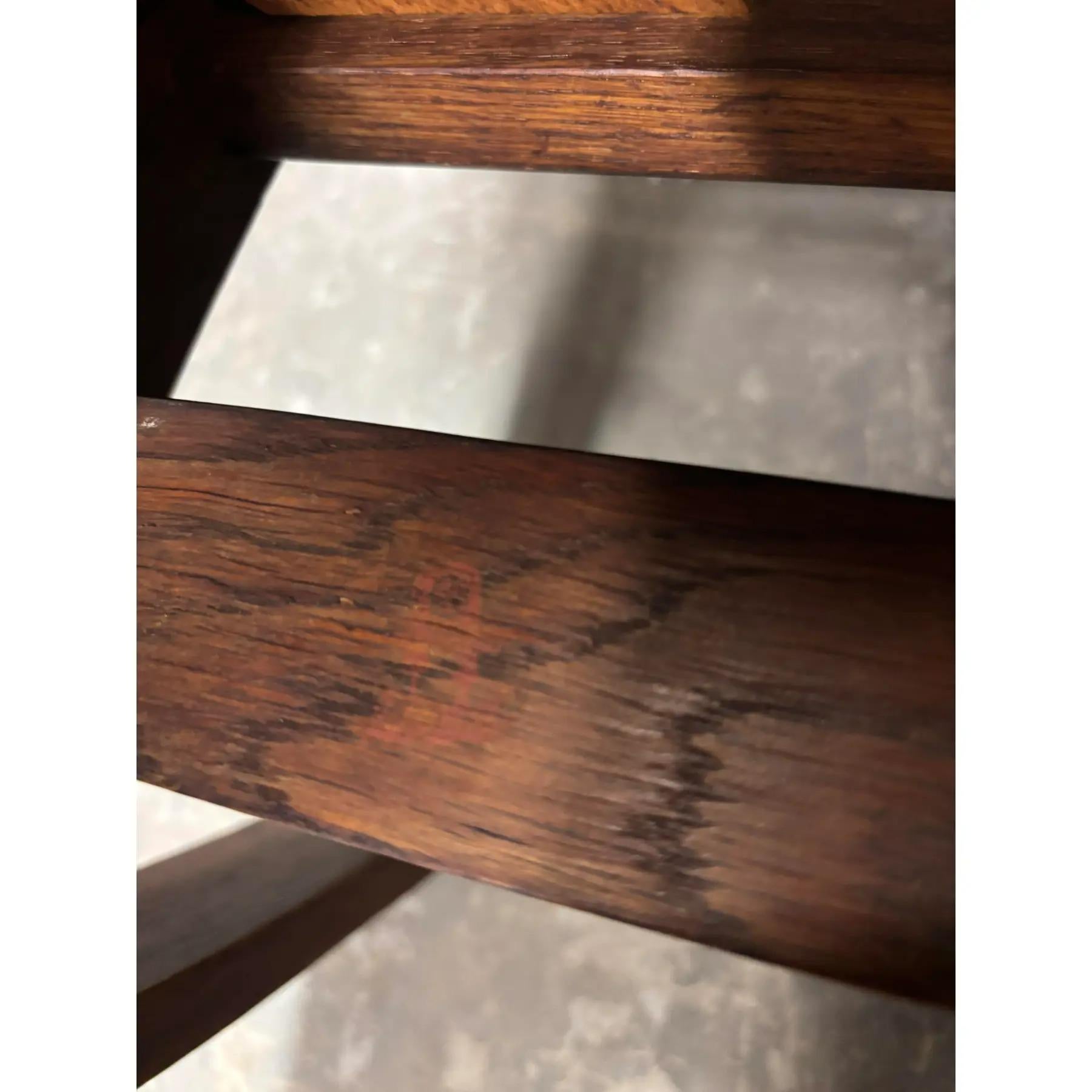 Sedia a dondolo Mission Arts & Crafts di Gustav Stickley in Oak, circa 1910 in vendita 4