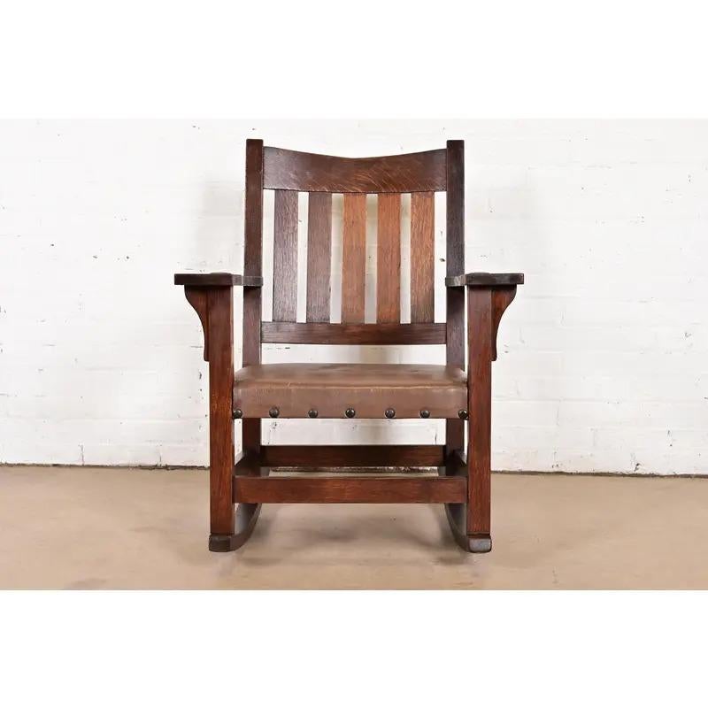 Americano Sedia a dondolo Mission Arts & Crafts di Gustav Stickley in Oak, circa 1910 in vendita