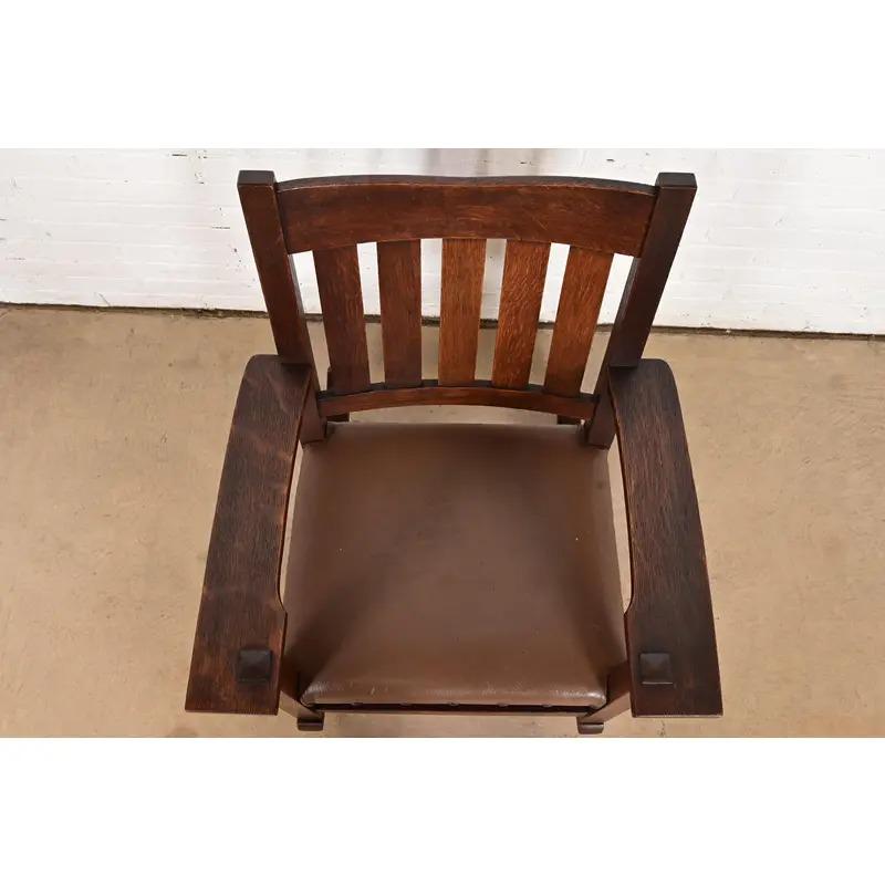 XX secolo Sedia a dondolo Mission Arts & Crafts di Gustav Stickley in Oak, circa 1910 in vendita